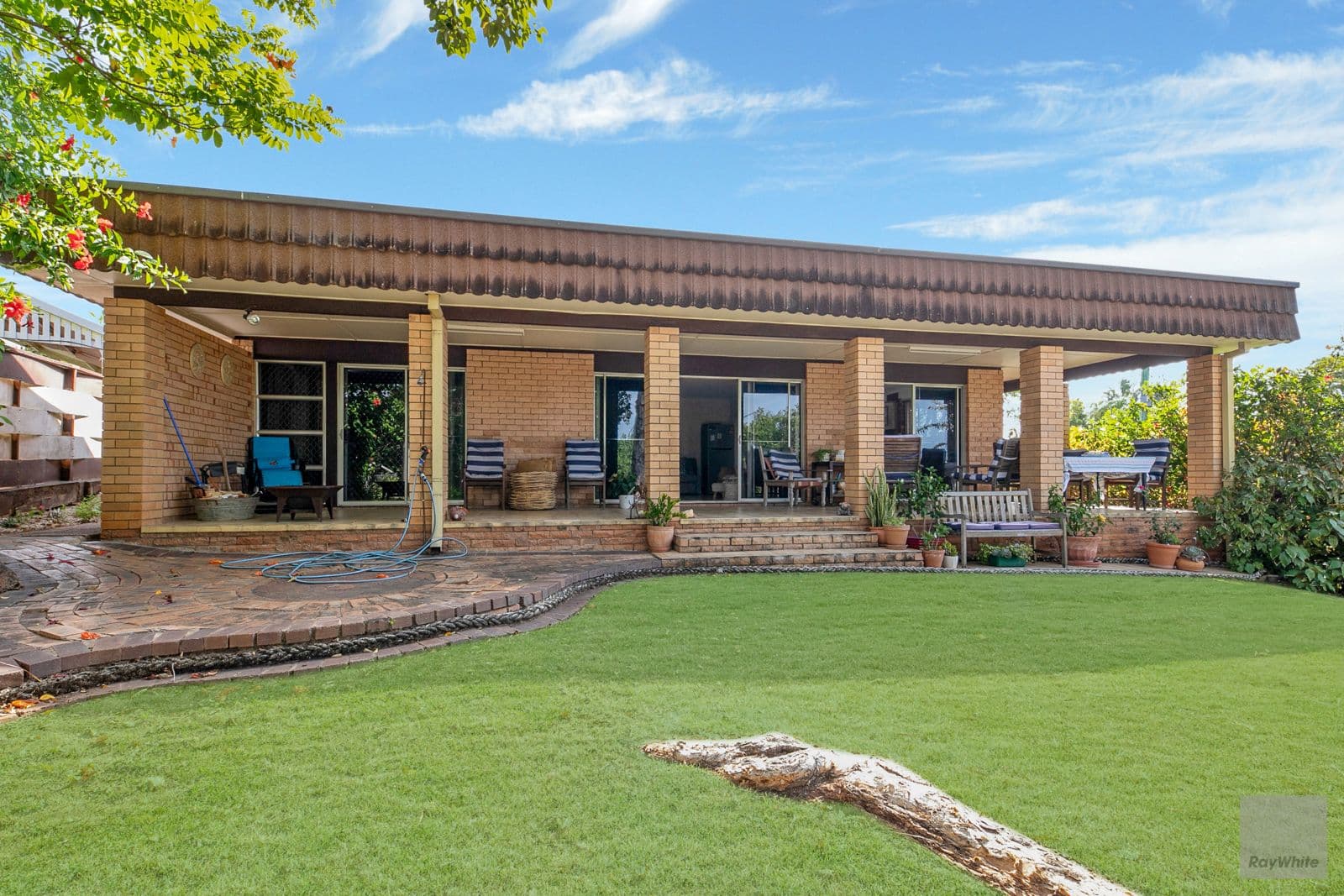 2 Evelyn Street, Lammermoor QLD 4703, Lammermoor - Thumbnail 2