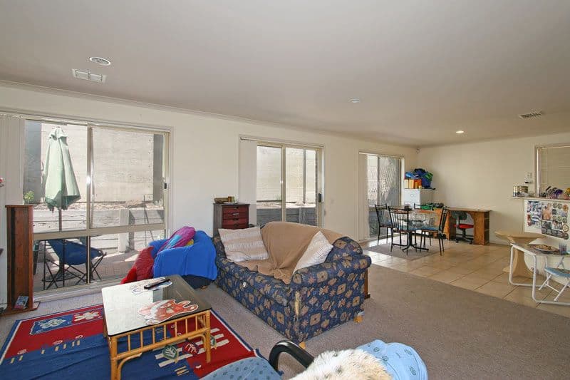 2 Spray Street, FRANKSTON VIC 3199, Frankston - Thumbnail 2
