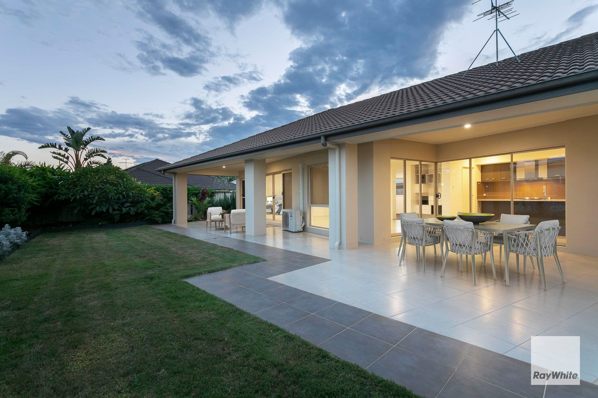 40 Carlton Road, Irvington - Thumbnail 3