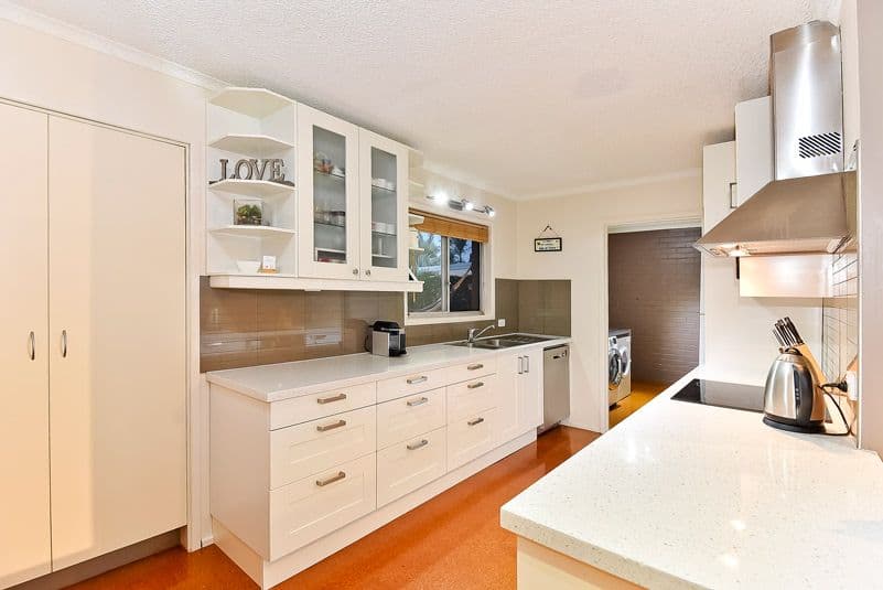 6 Pandeen Road, ROCHEDALE SOUTH QLD 4123, Rochedale South - Thumbnail 7