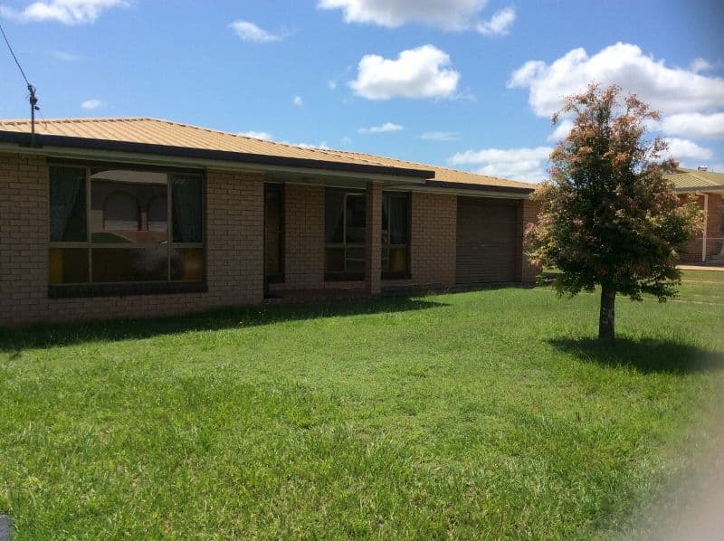 18 Jocelyn Parade, Granville QLD 4650, Granville - Thumbnail 2