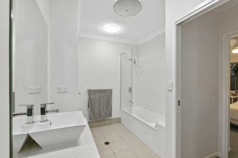 27 Steele Street, Holland Park QLD 4121, Holland Park - Thumbnail 6