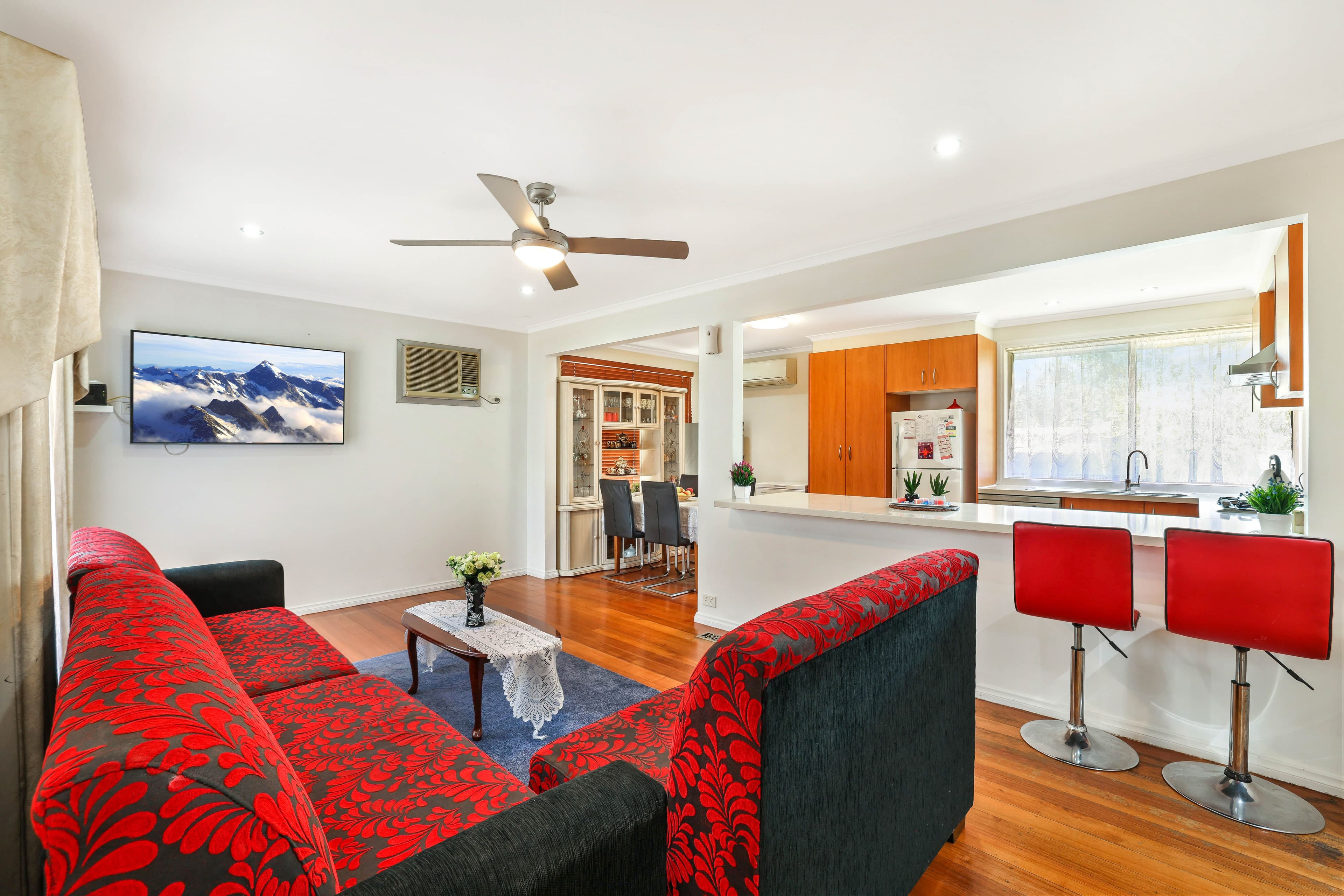 6 Rosebud Crescent, Broadmeadows VIC 3047, Broadmeadows - Thumbnail 2