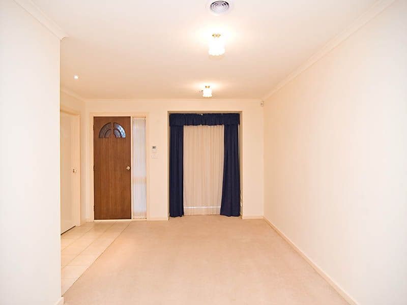 44 Franklin Avenue, ROXBURGH PARK VIC 3064, Roxburgh Park - Thumbnail 4