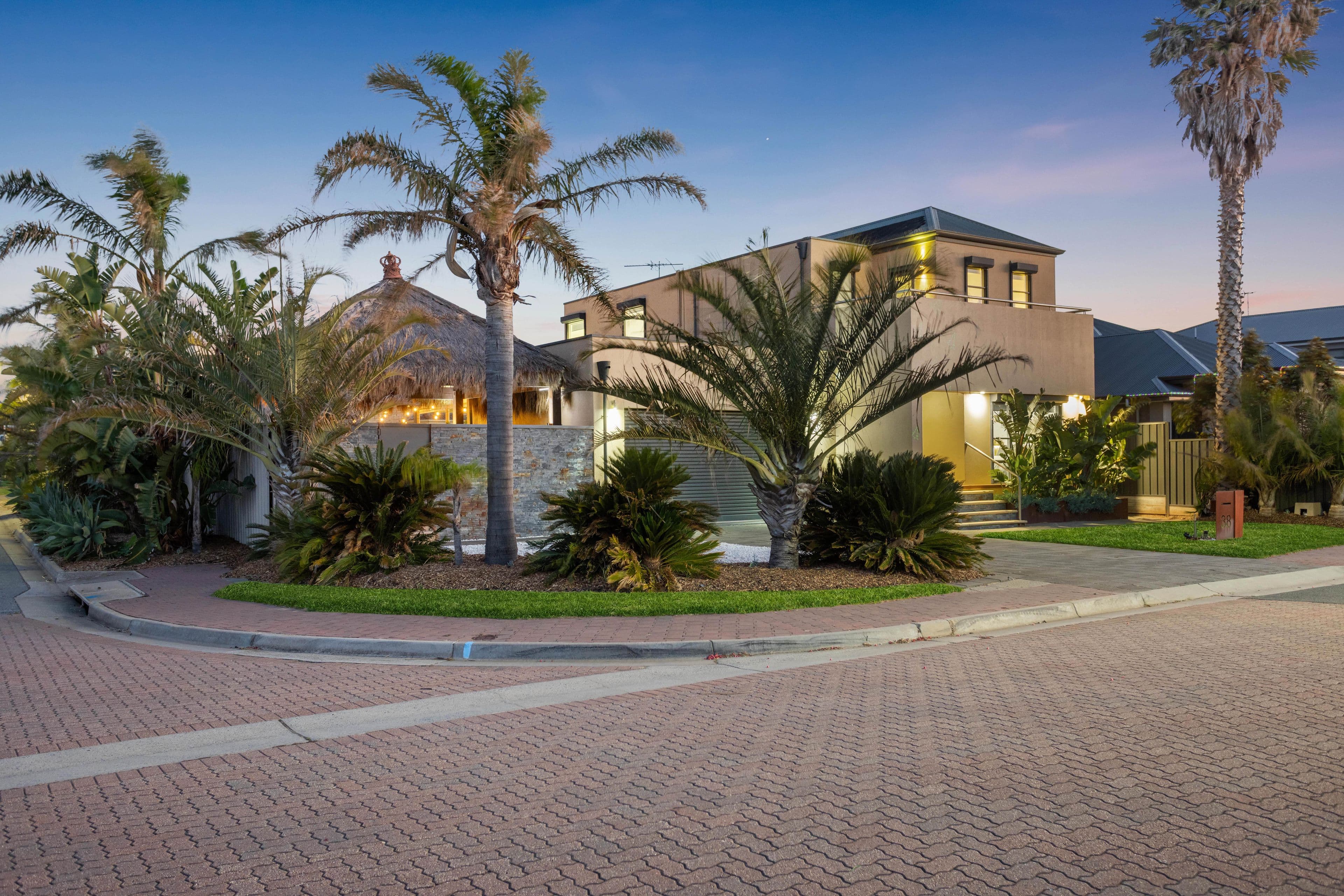 38 Burlington Road, Hallett Cove SA 5158, Hallett Cove - Thumbnail 3