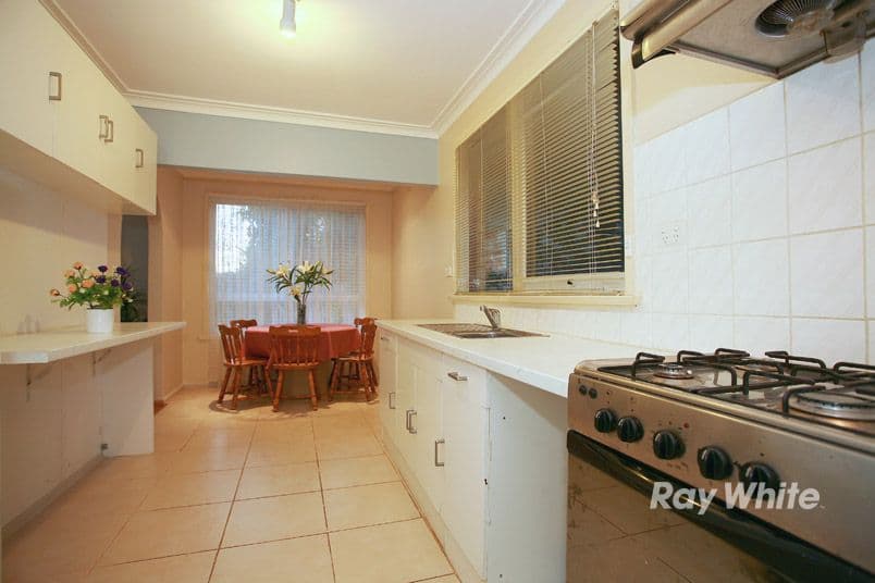 31 Aisbett Avenue, WANTIRNA SOUTH VIC 3152, Wantirna South - Thumbnail 3