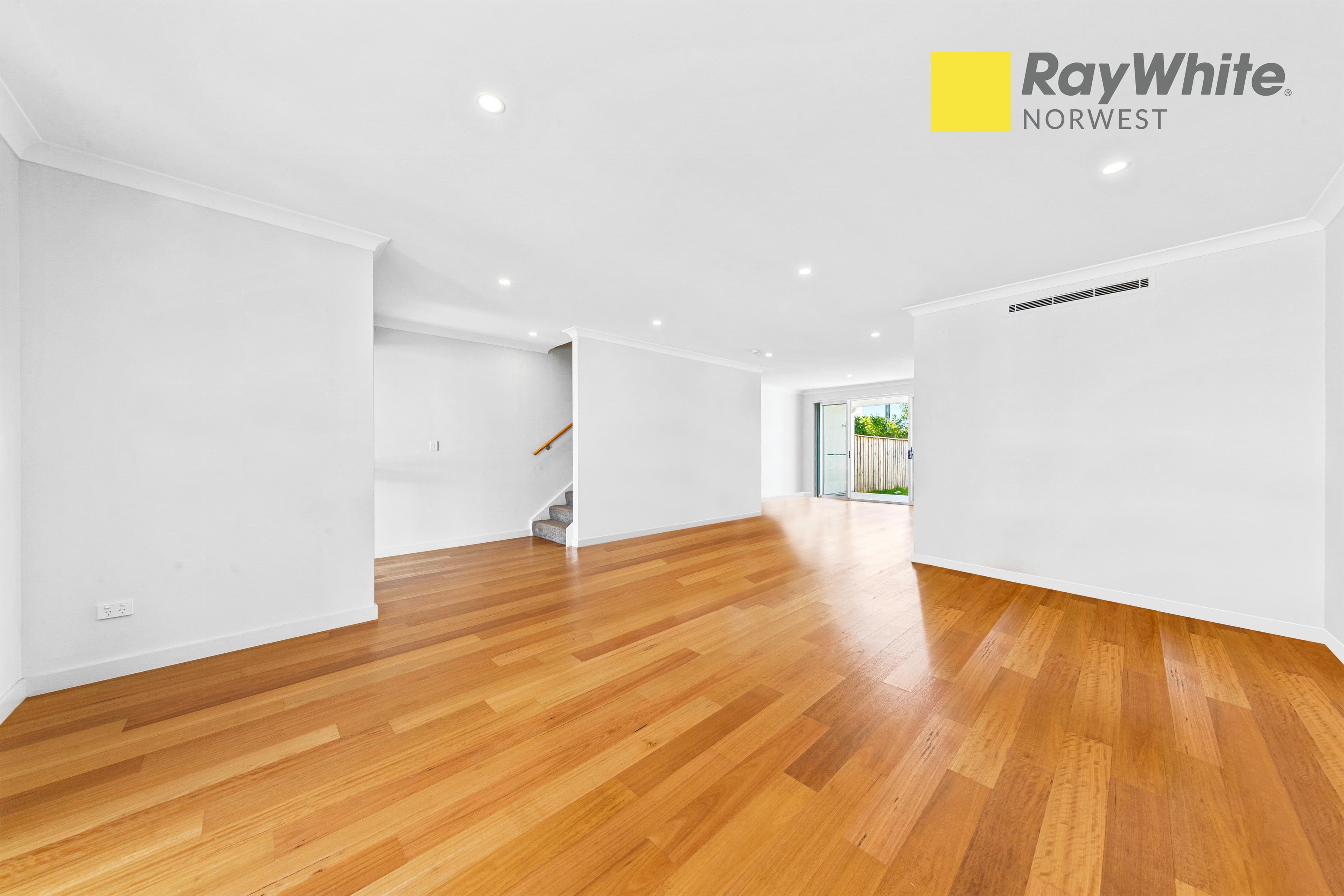 19 Chloe Circuit, NORWEST NSW 2153, Norwest - Thumbnail 4