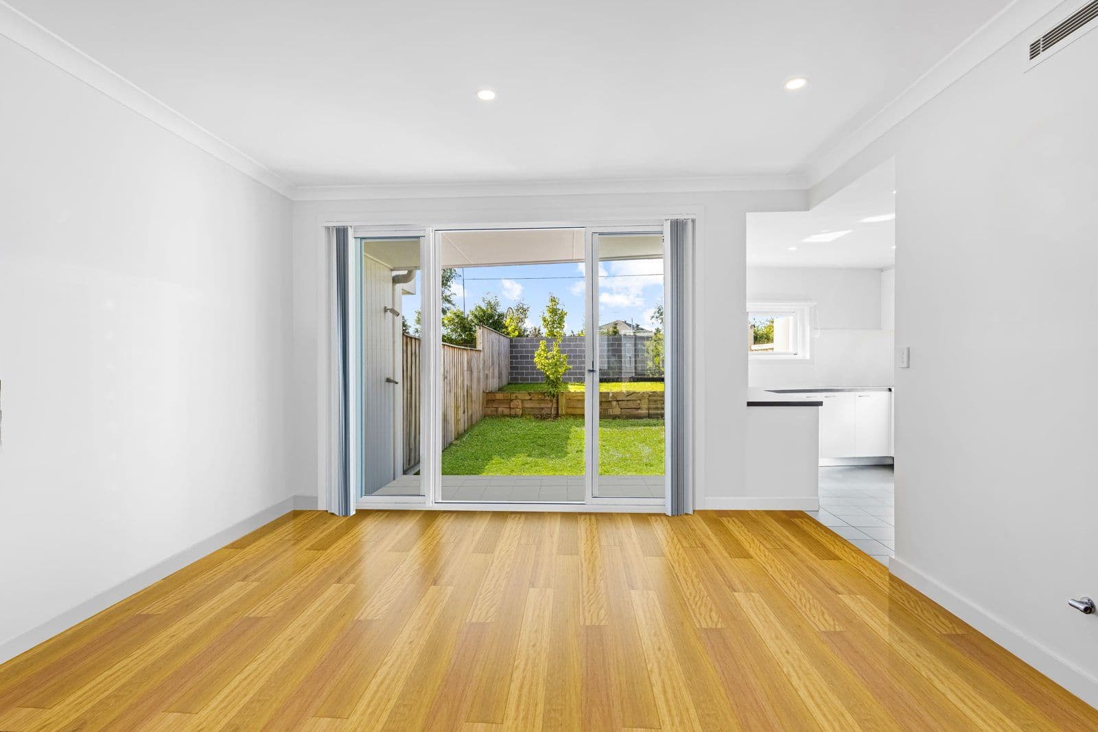 19 Chloe Circuit, NORWEST NSW 2153, Norwest - Thumbnail 6