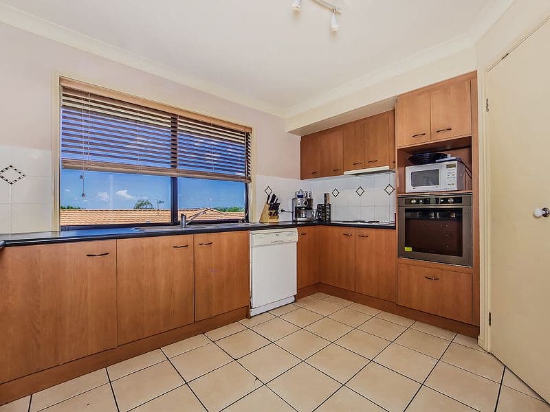 11 Humberside Close, MUDGEERABA QLD 4213, Mudgeeraba - Thumbnail 2