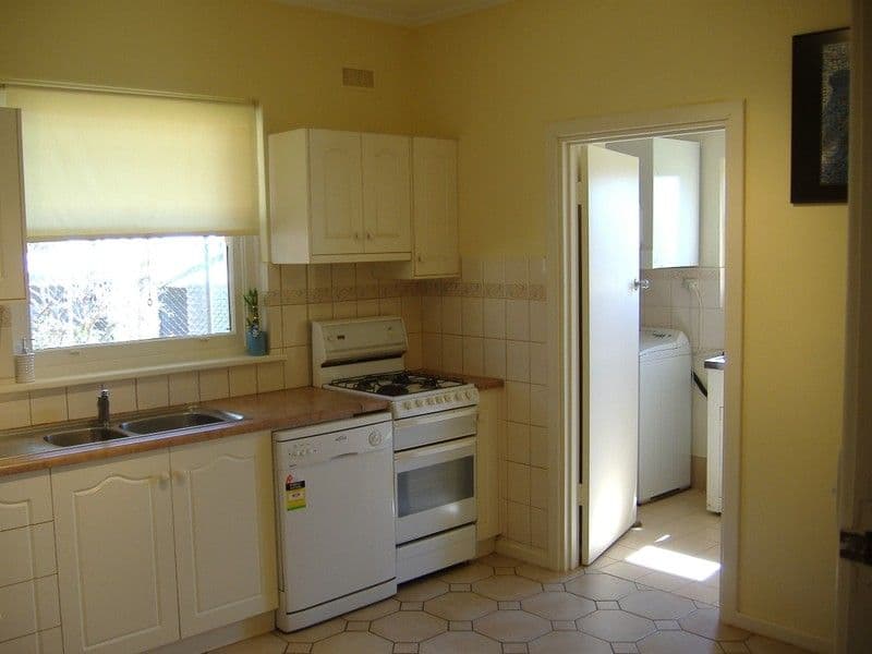 15 Tarnham Road, SEACOMBE HEIGHTS SA 5047, Seacombe Heights - Thumbnail 4