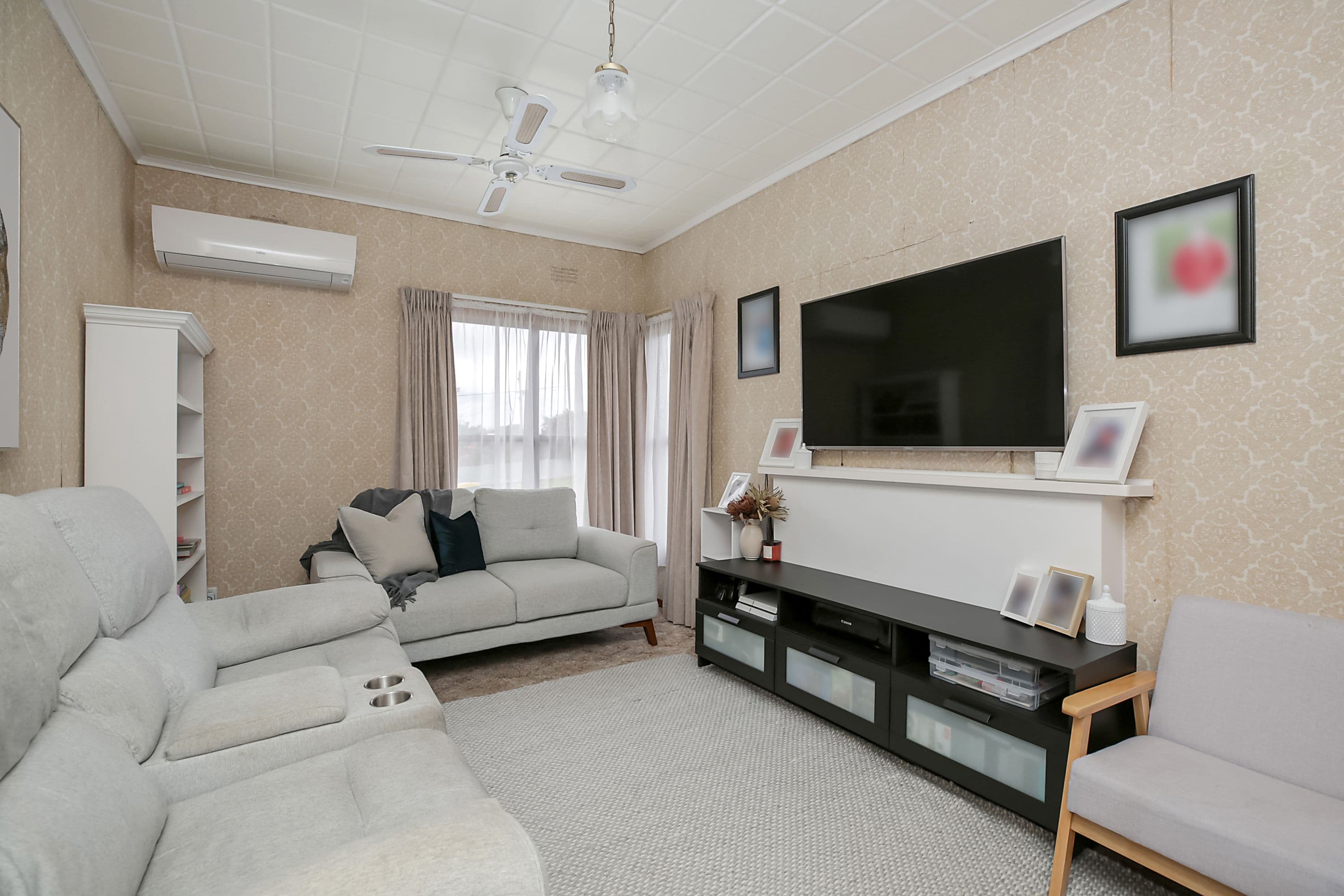 18 Russell Street, Camperdown VIC 3260, Camperdown - Thumbnail 2