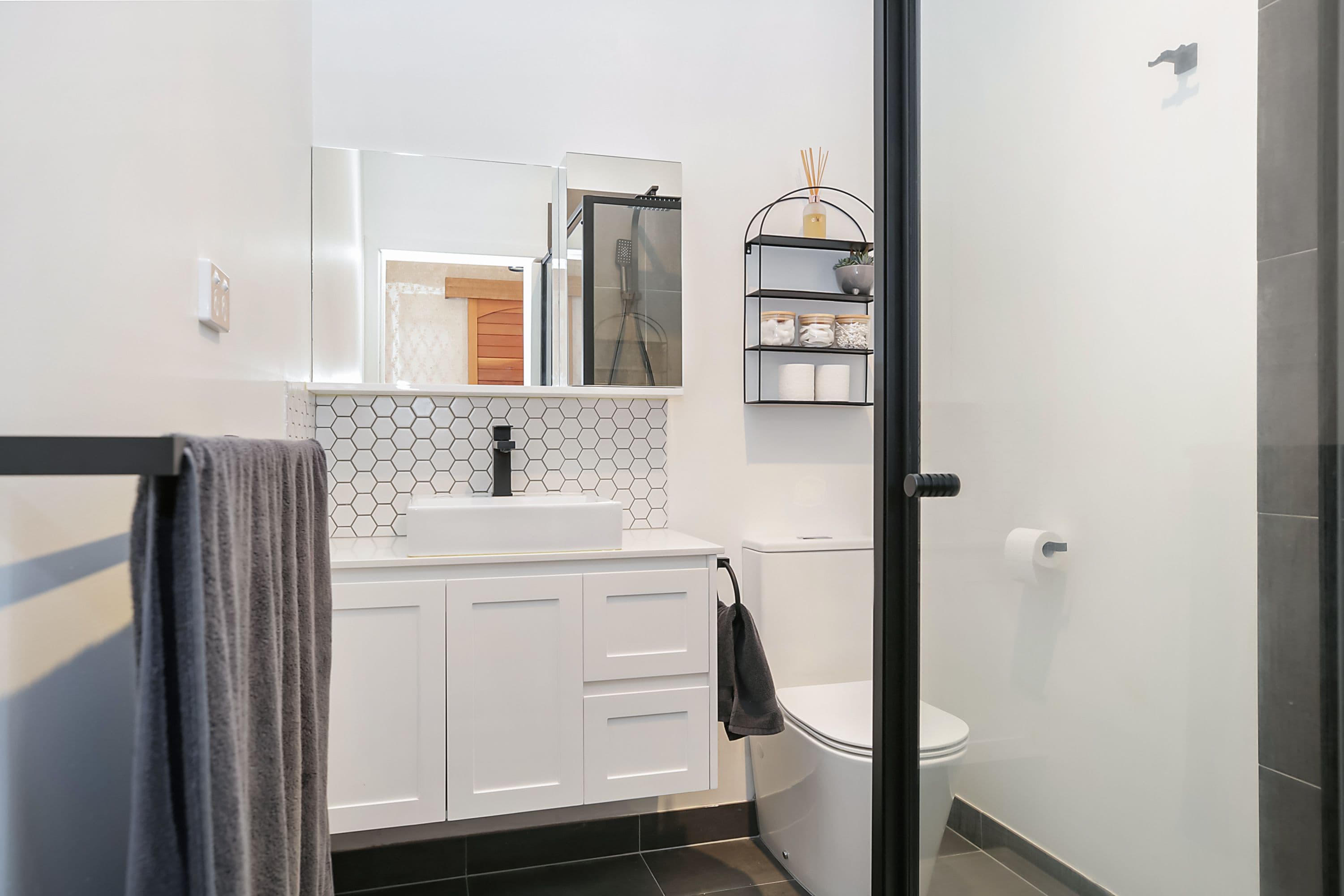 18 Russell Street, Camperdown VIC 3260, Camperdown - Thumbnail 7