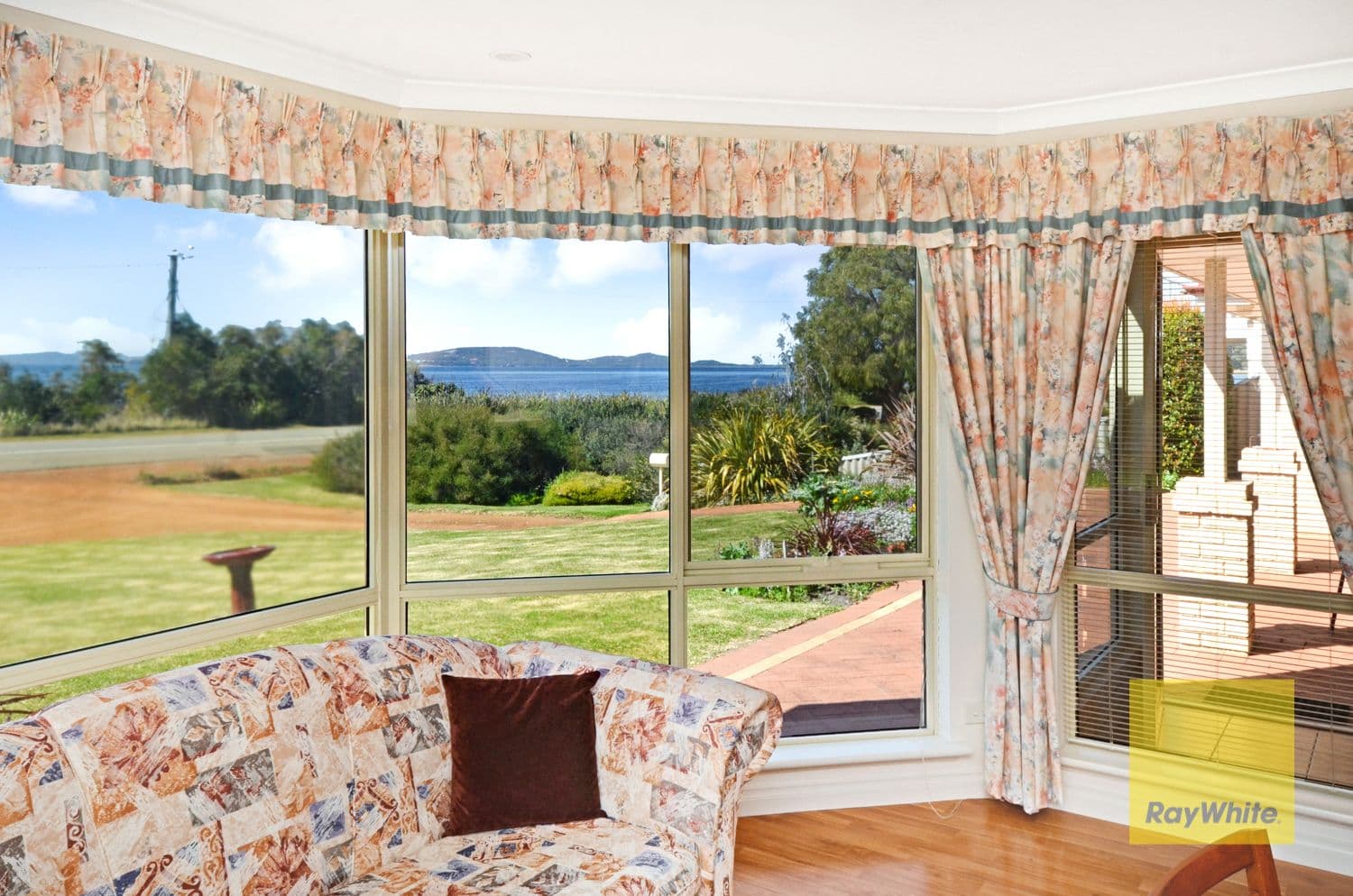 158 Bay View Drive, Little Grove WA 6330, Little Grove - Thumbnail 3