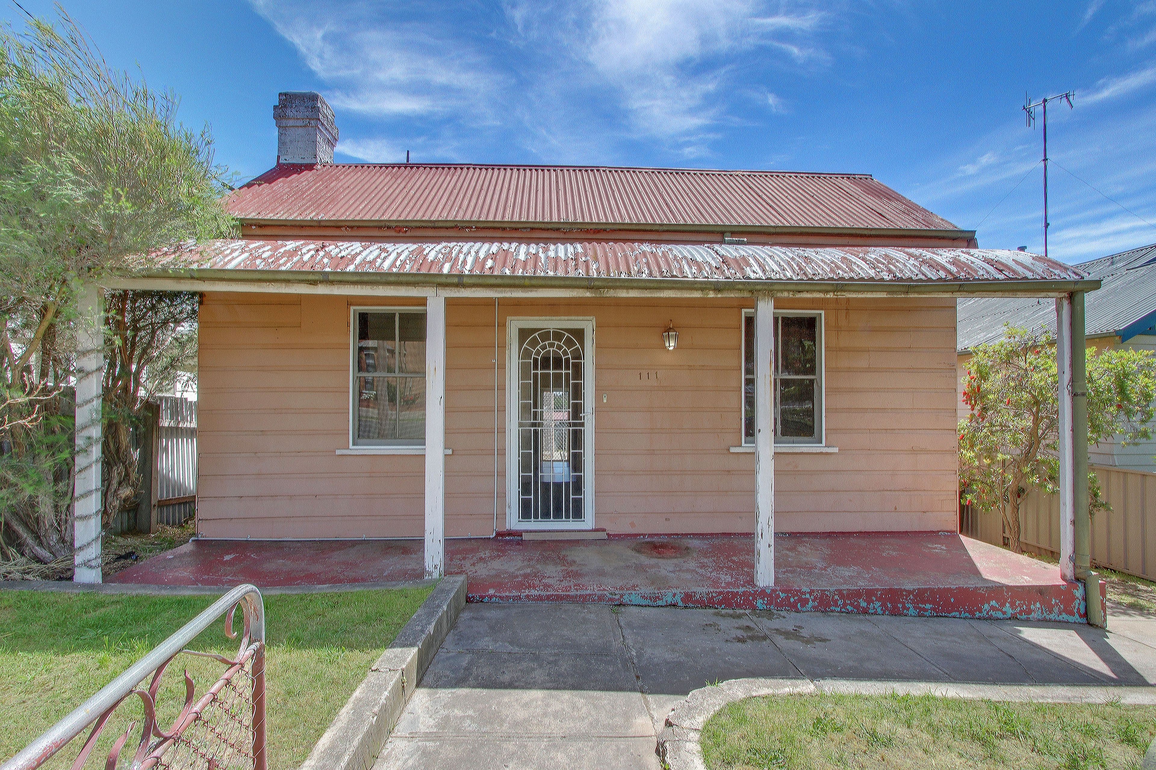 165 Fry Street, Grafton - Image 1
