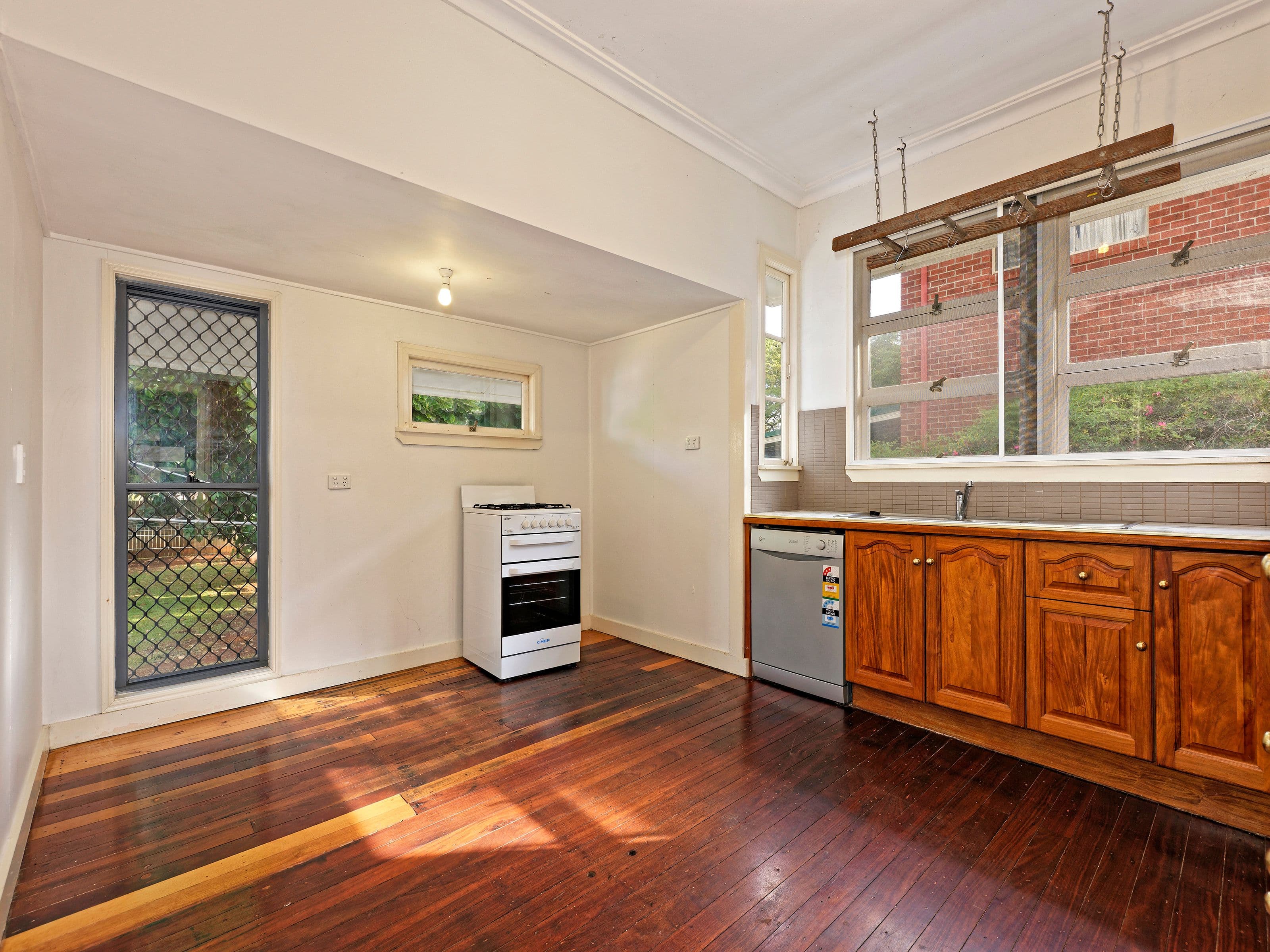 85 King Street, Woody Point QLD 4019, Woody Point - Thumbnail 7