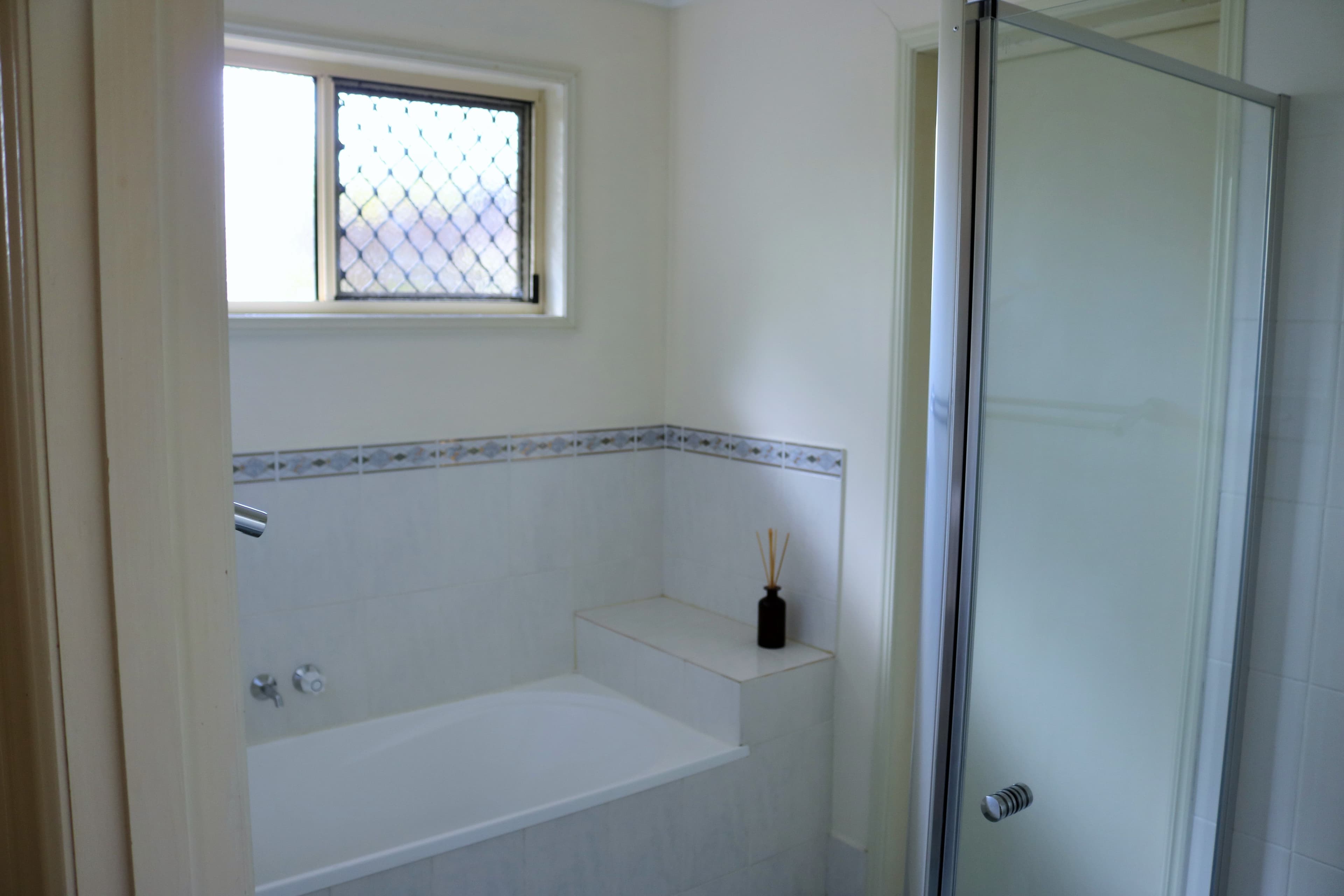 1 Louise Court, Silkstone QLD 4304, Silkstone - Thumbnail 5
