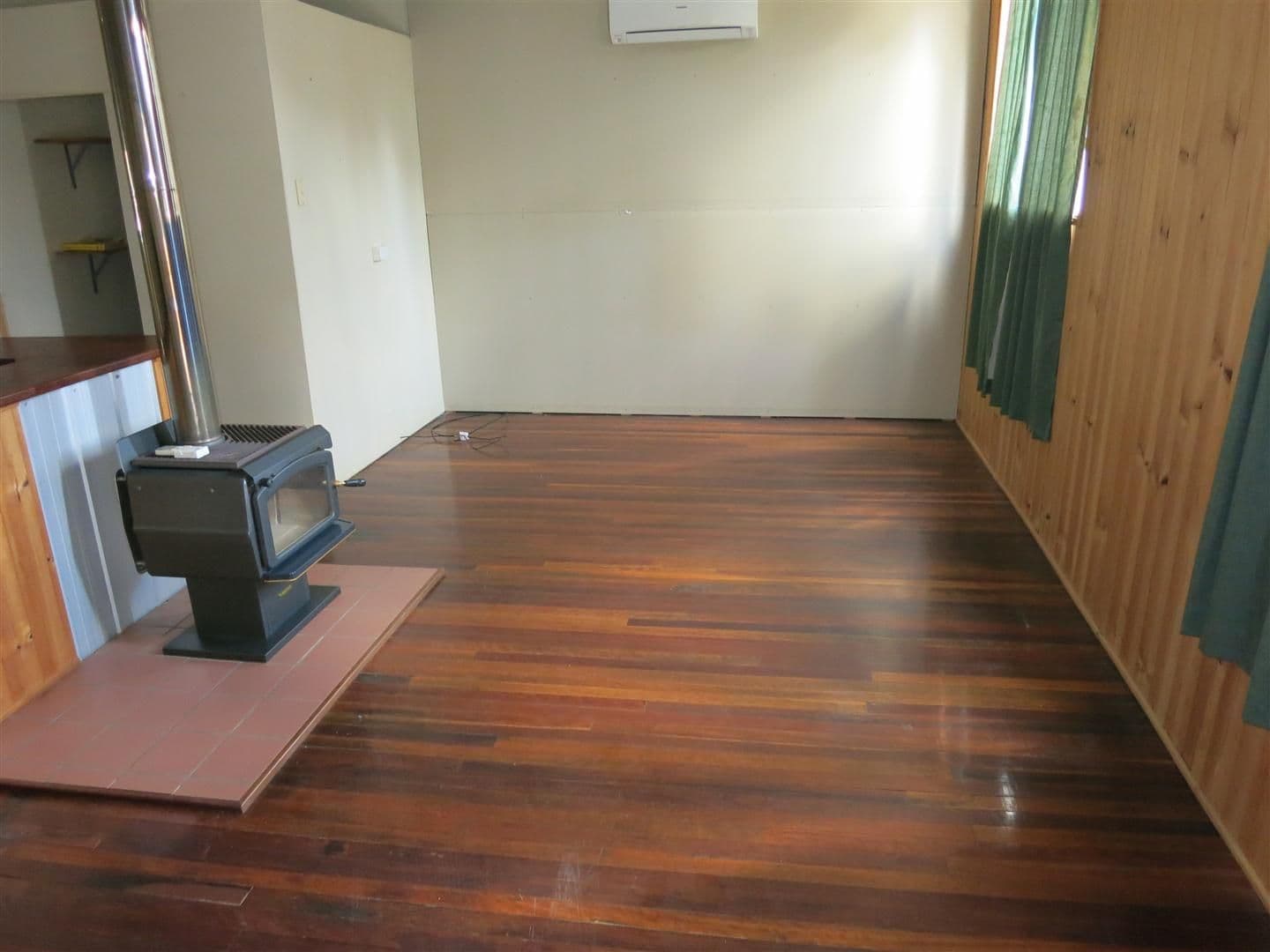 4 Queen Street, MOUNT MORGAN QLD 4714, Mount Morgan - Thumbnail 2