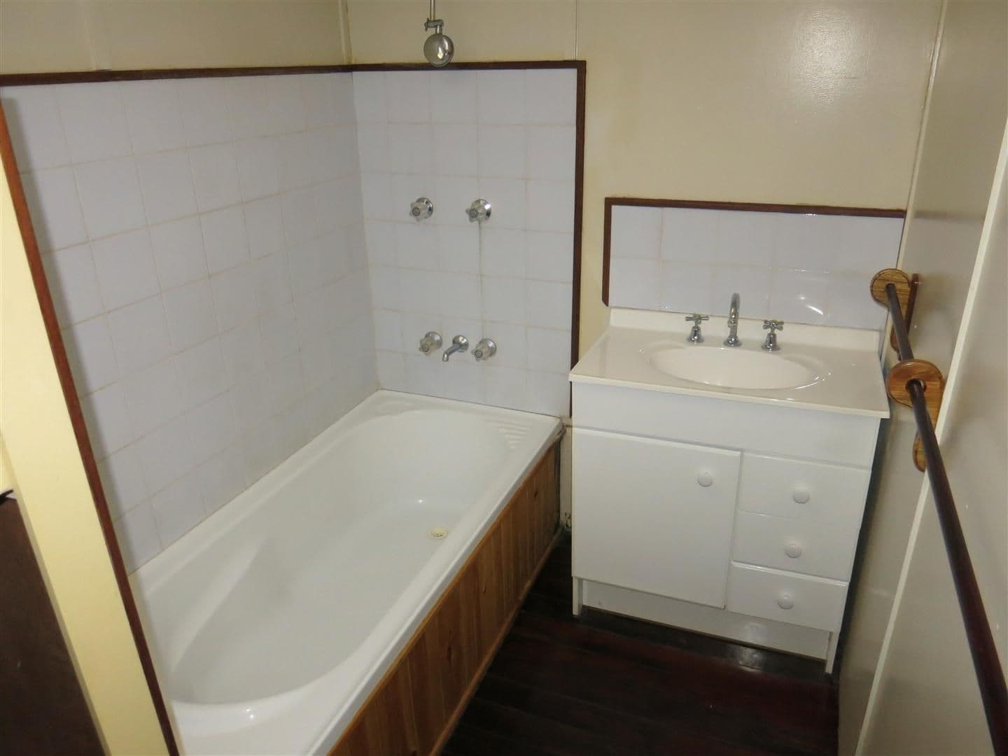4 Queen Street, MOUNT MORGAN QLD 4714, Mount Morgan - Thumbnail 4