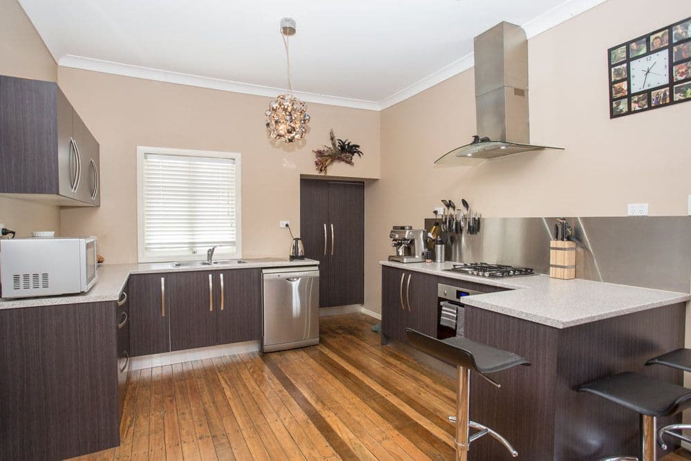 10 Corella Street, ROCKLEA QLD 4106, Rocklea - Image 1