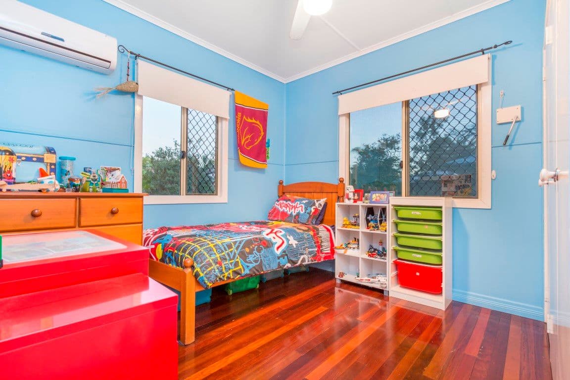 178 Sterculia Avenue, HOLLAND PARK WEST QLD 4121, Holland Park West - Thumbnail 3