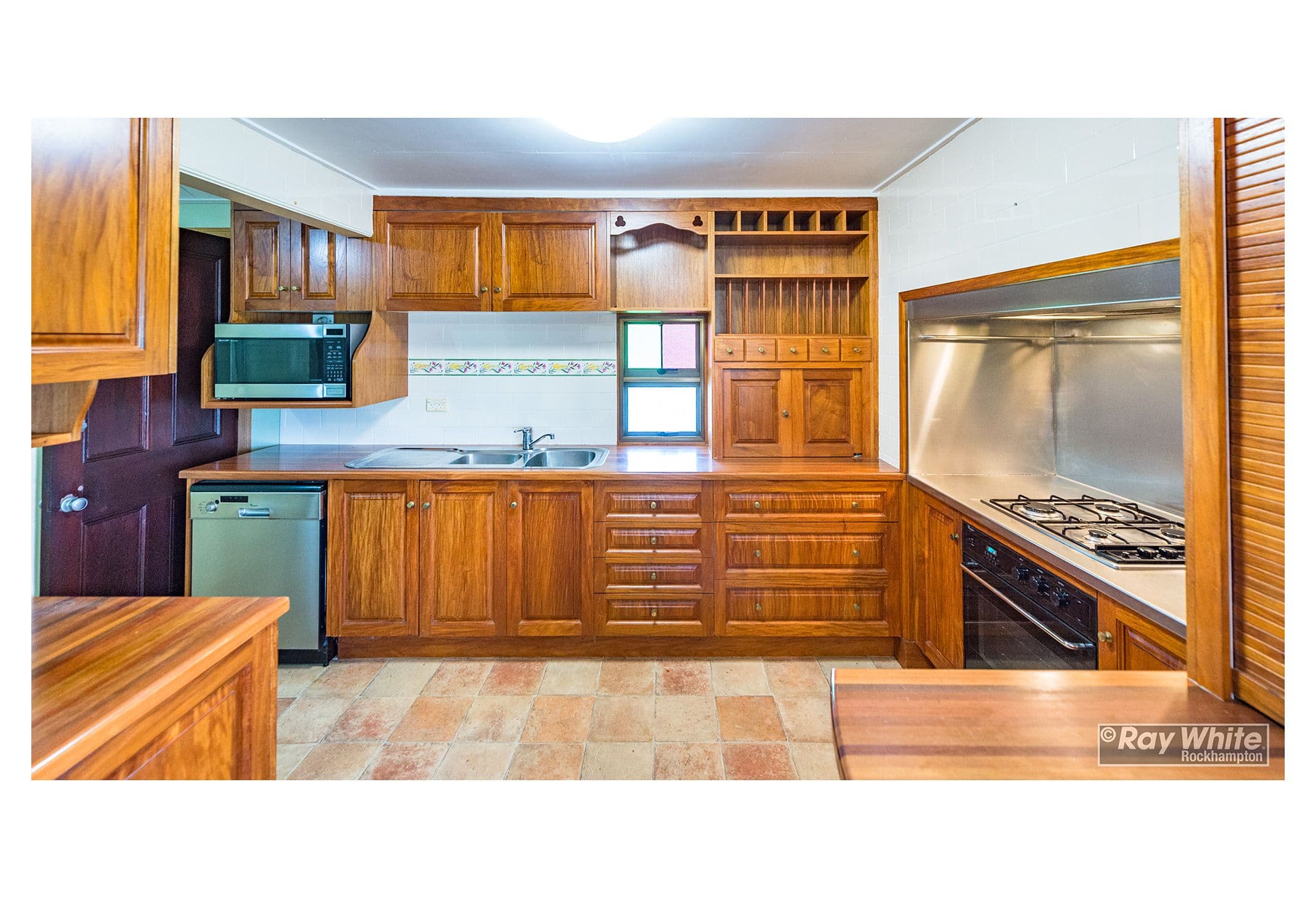 11 Ferguson Street, Allenstown QLD 4700, Allenstown - Thumbnail 4
