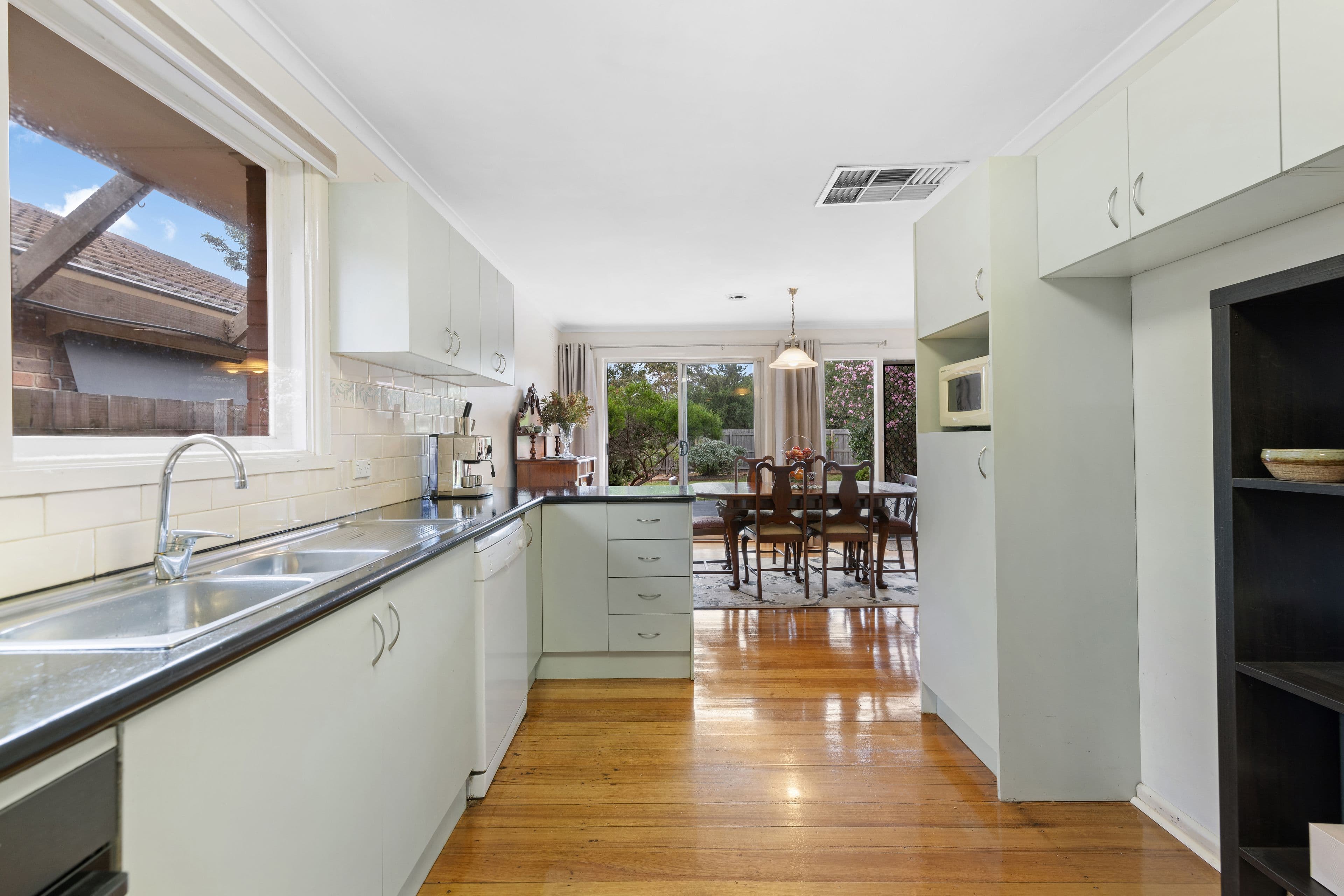 42 Clovelly Parade, Seaford VIC 3198, Seaford - Thumbnail 7