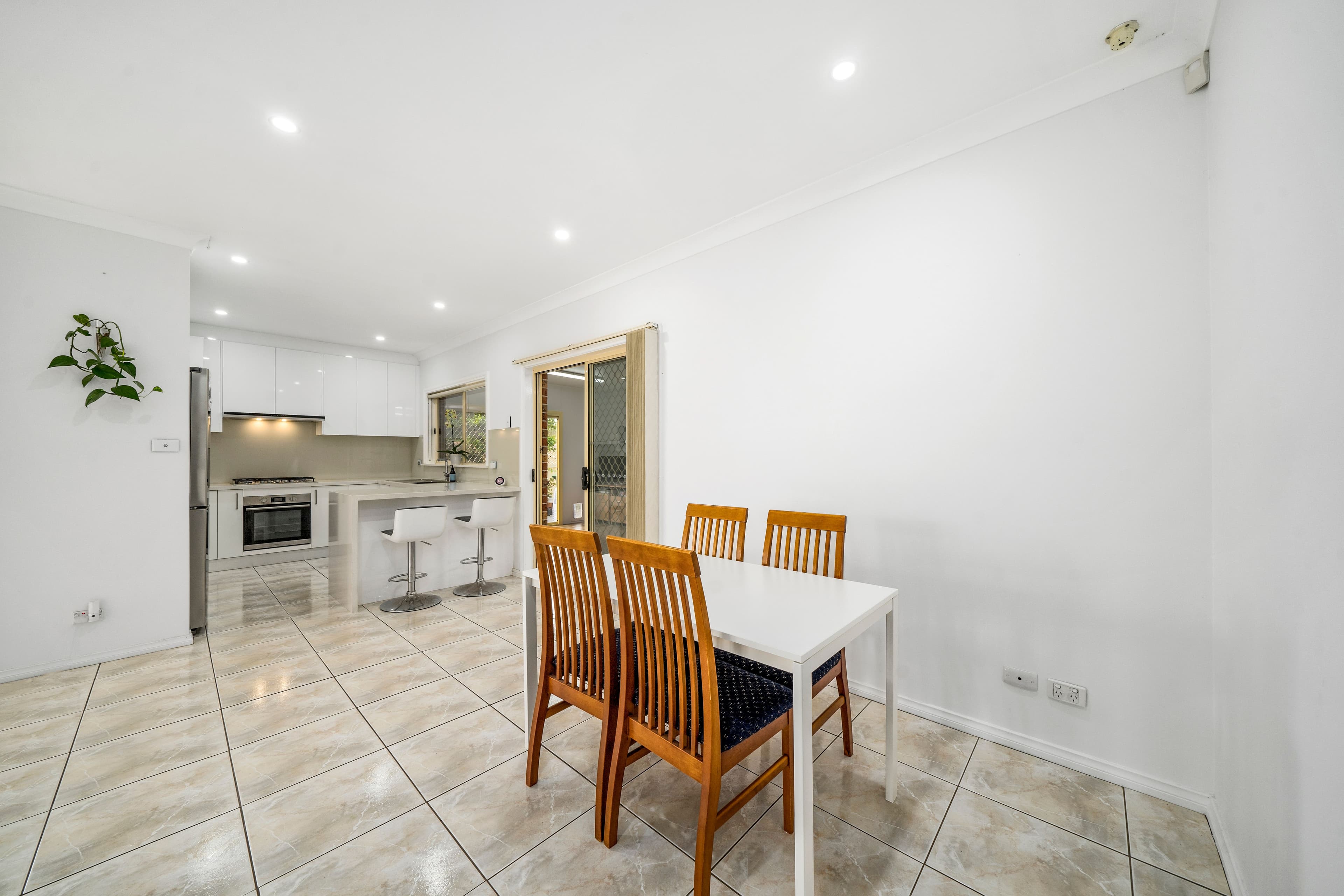 15 Margaret Way, Cecil Hills - Thumbnail 4