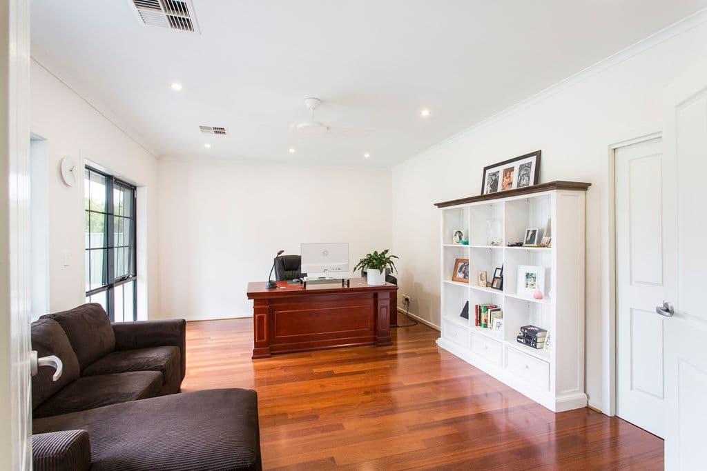 2 Holly Court, Mawson Lakes SA 5095, Mawson Lakes - Thumbnail 4