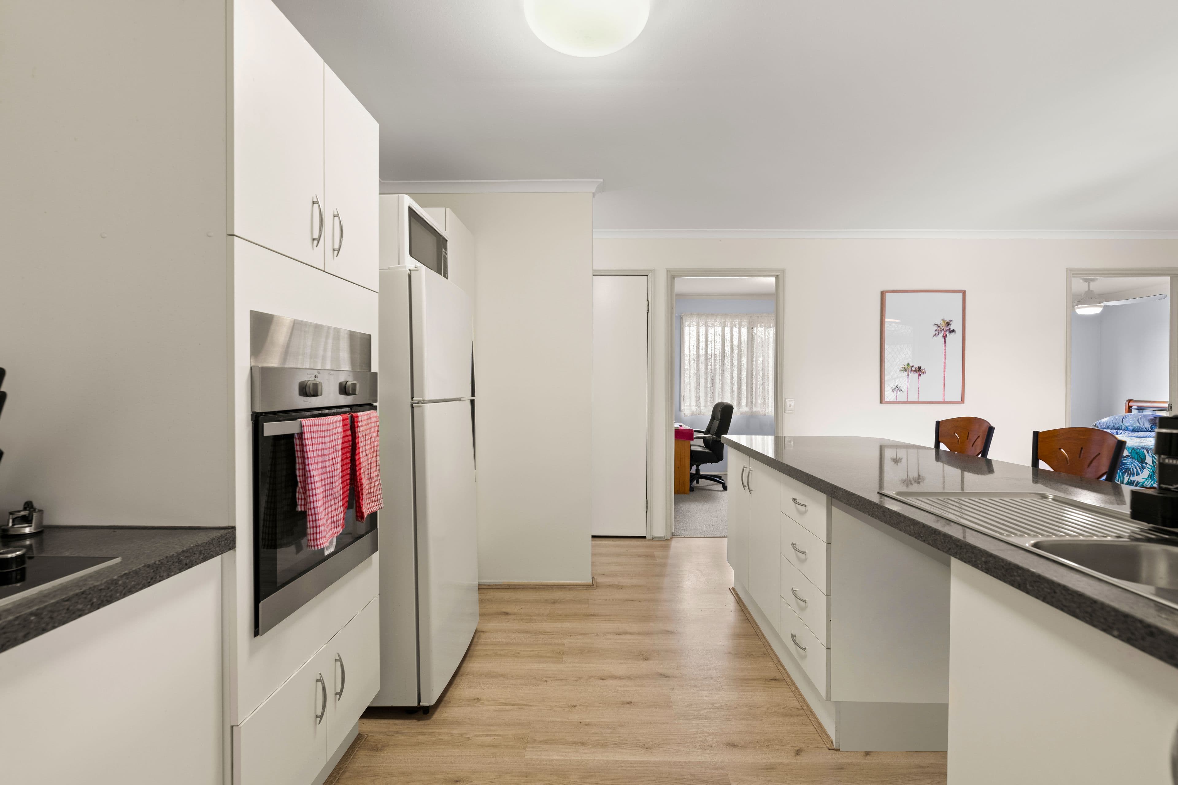 10 Bryony Place, Elanora QLD 4221, Elanora - Thumbnail 4