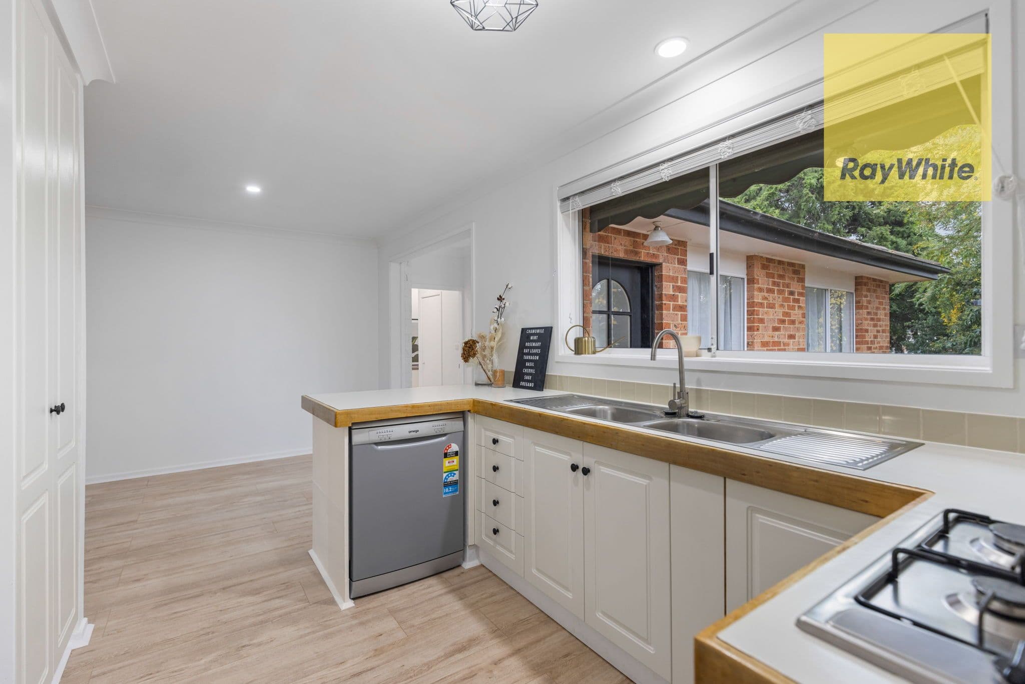 8 Emma Street, Goulburn NSW 2580, Goulburn - Thumbnail 3
