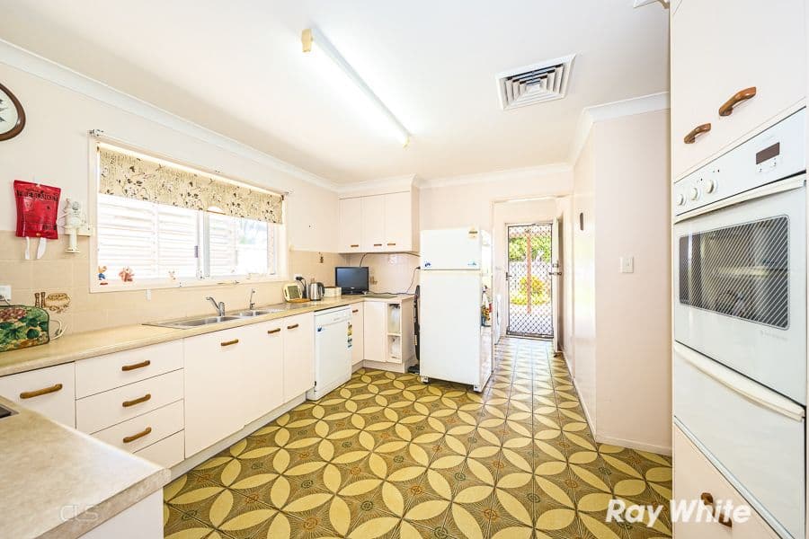 16 Camellia Drive, Bongaree QLD 4507, Bongaree - Thumbnail 2