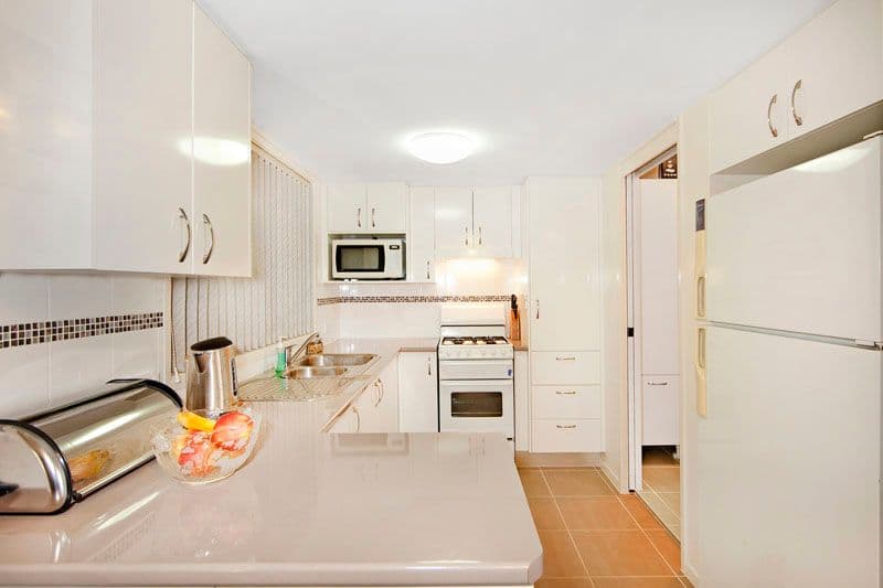 19 Lisa Close, BATEAU BAY NSW 2261, Bateau Bay - Thumbnail 2