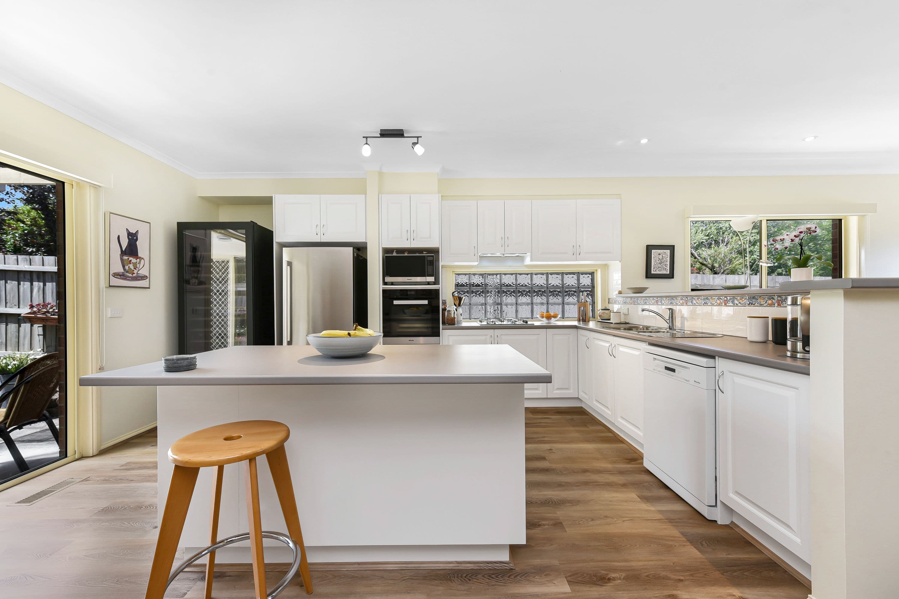 47 Grenfell Road, Mount Waverley VIC 3149, Mount Waverley - Thumbnail 3