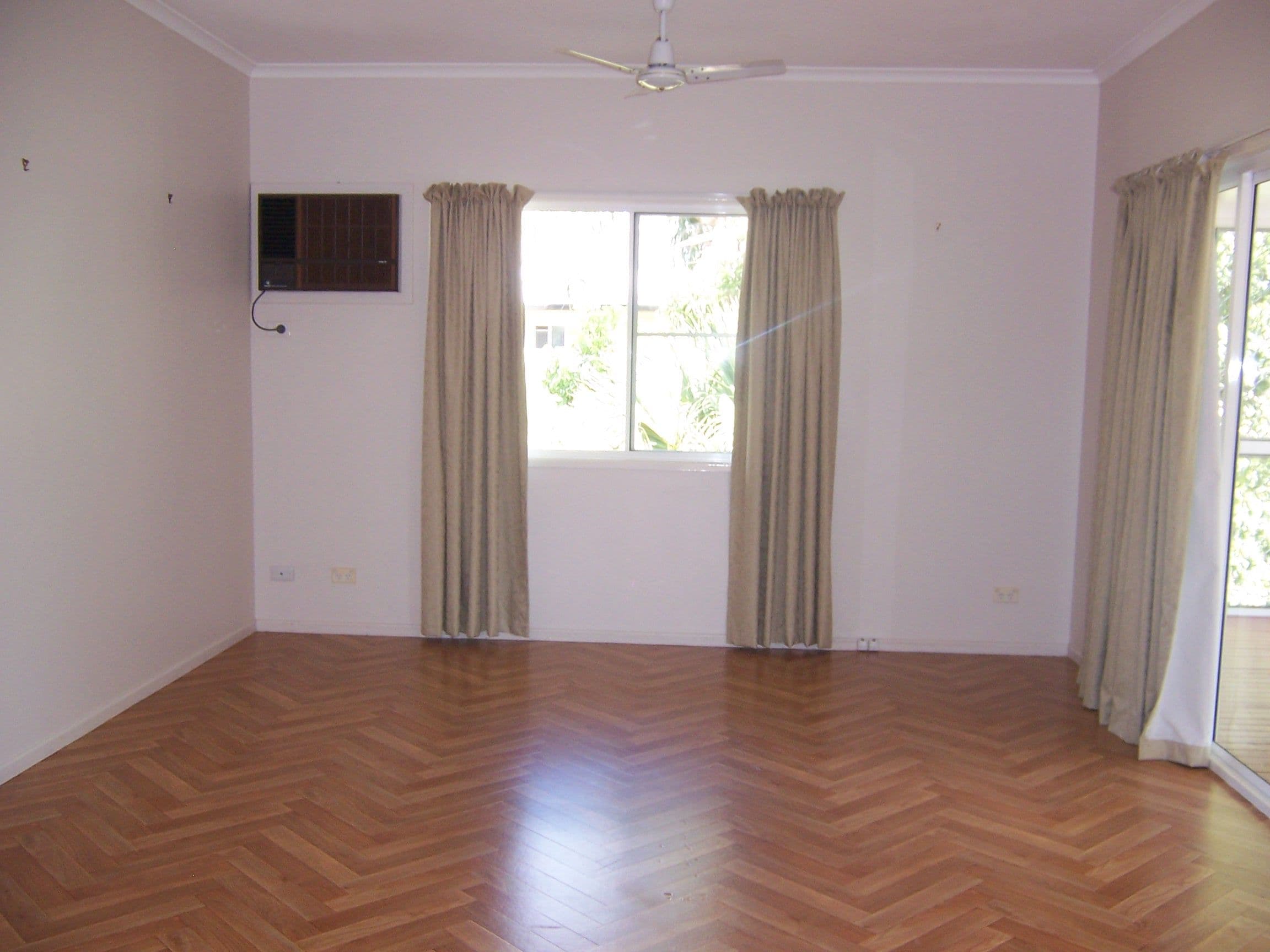2 Thomas Place, Emerald QLD 4720, Emerald - Thumbnail 3