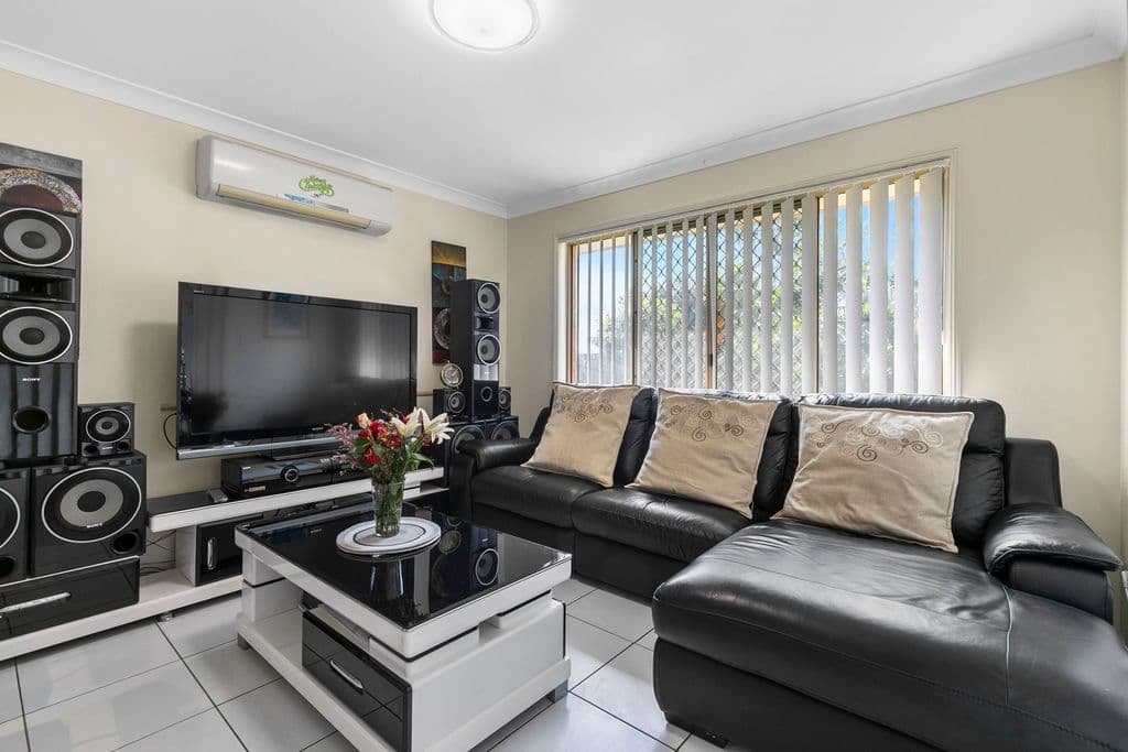 17 Curve Avenue, Wynnum QLD 4178, Wynnum - Thumbnail 4