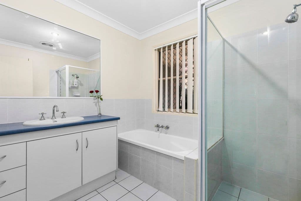 17 Curve Avenue, Wynnum QLD 4178, Wynnum - Thumbnail 6