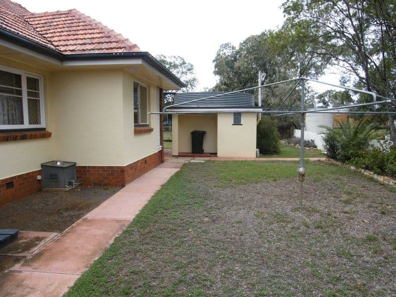 5 Bell Street, OAKEY QLD 4401, Oakey - Thumbnail 8