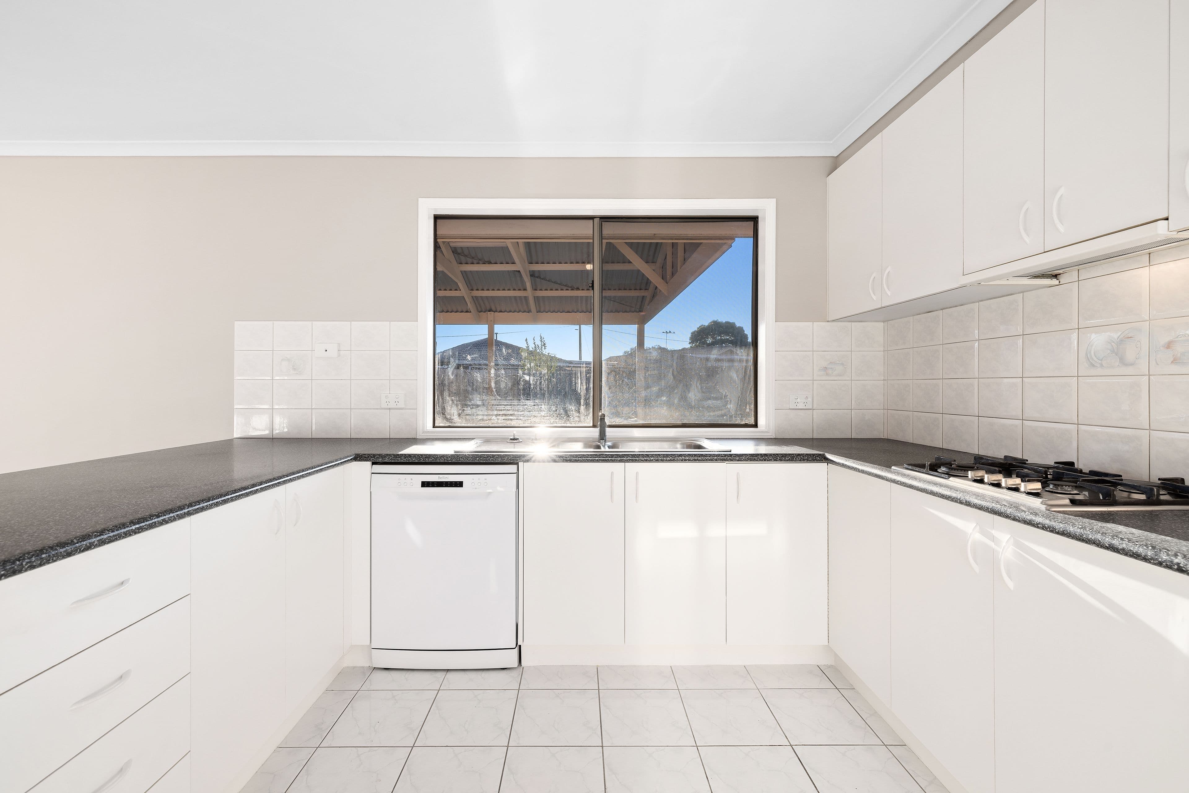 11 Dean Court, Cranbourne West VIC 3977, Cranbourne West - Thumbnail 3