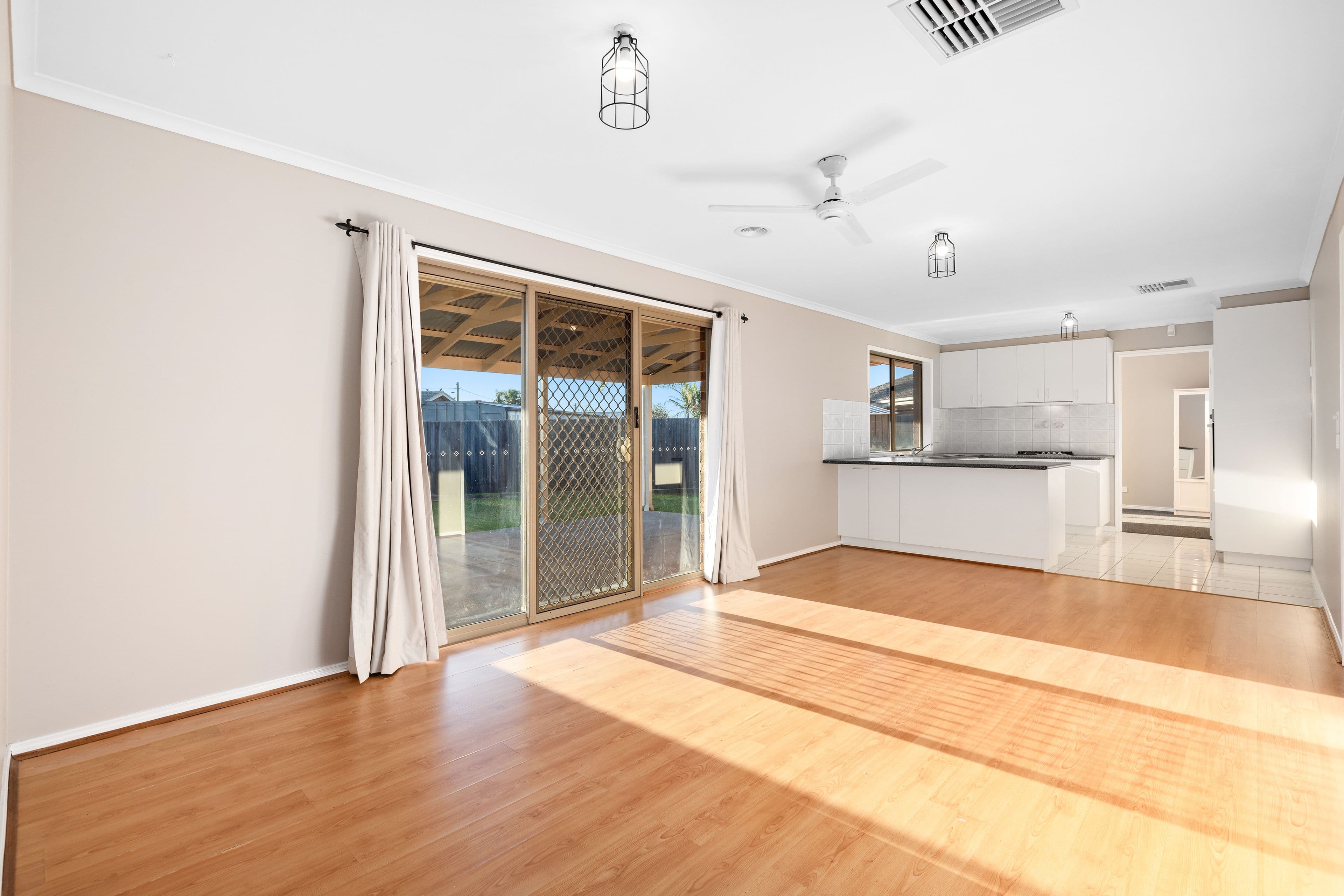 11 Dean Court, Cranbourne West VIC 3977, Cranbourne West - Thumbnail 6