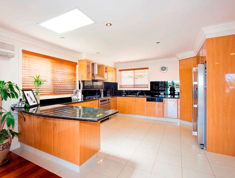 47 Allambi Avenue, BROADBEACH WATERS QLD 4218, Broadbeach Waters - Thumbnail 4