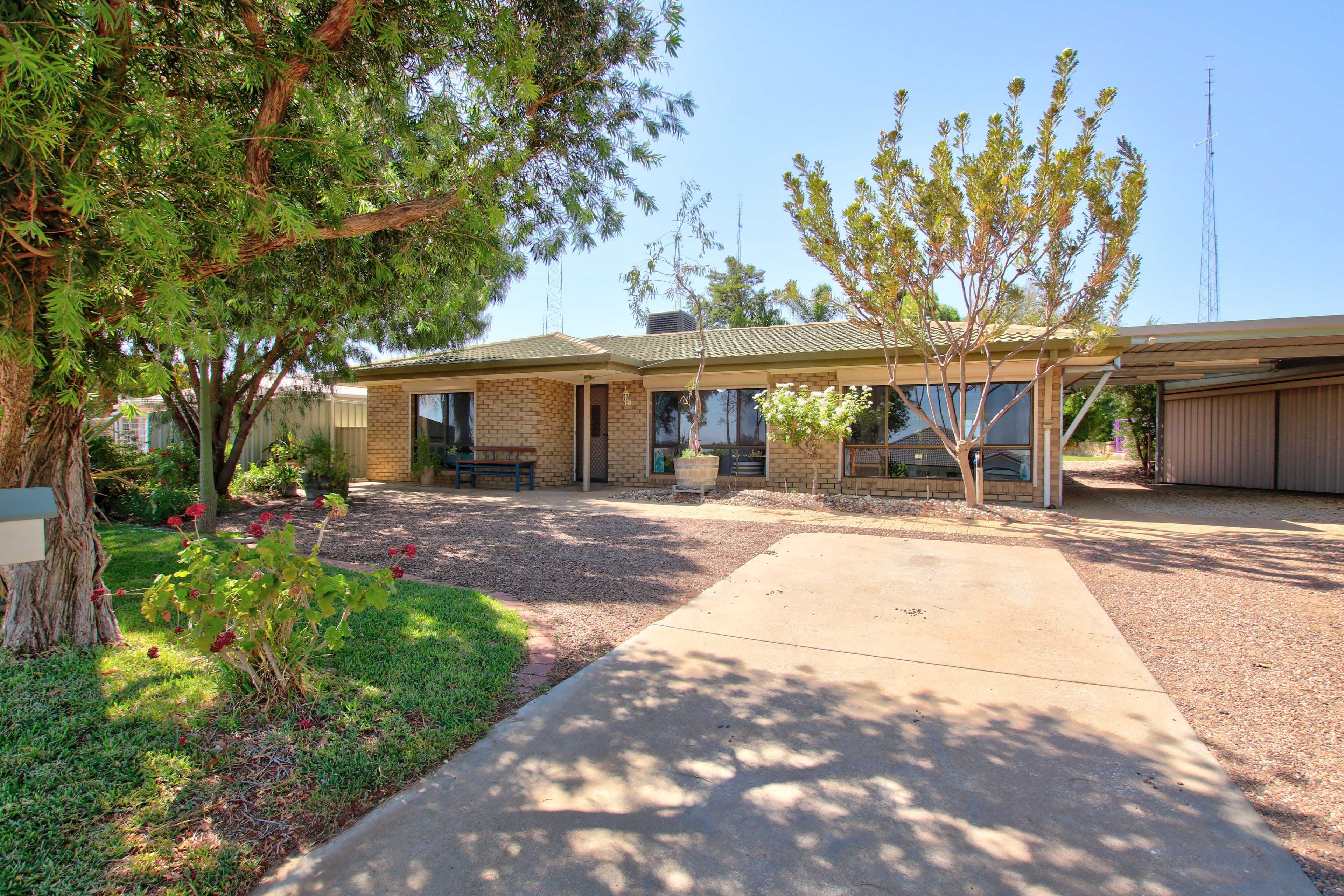 21 West Road, Waikerie SA 5330, Waikerie - Image 1