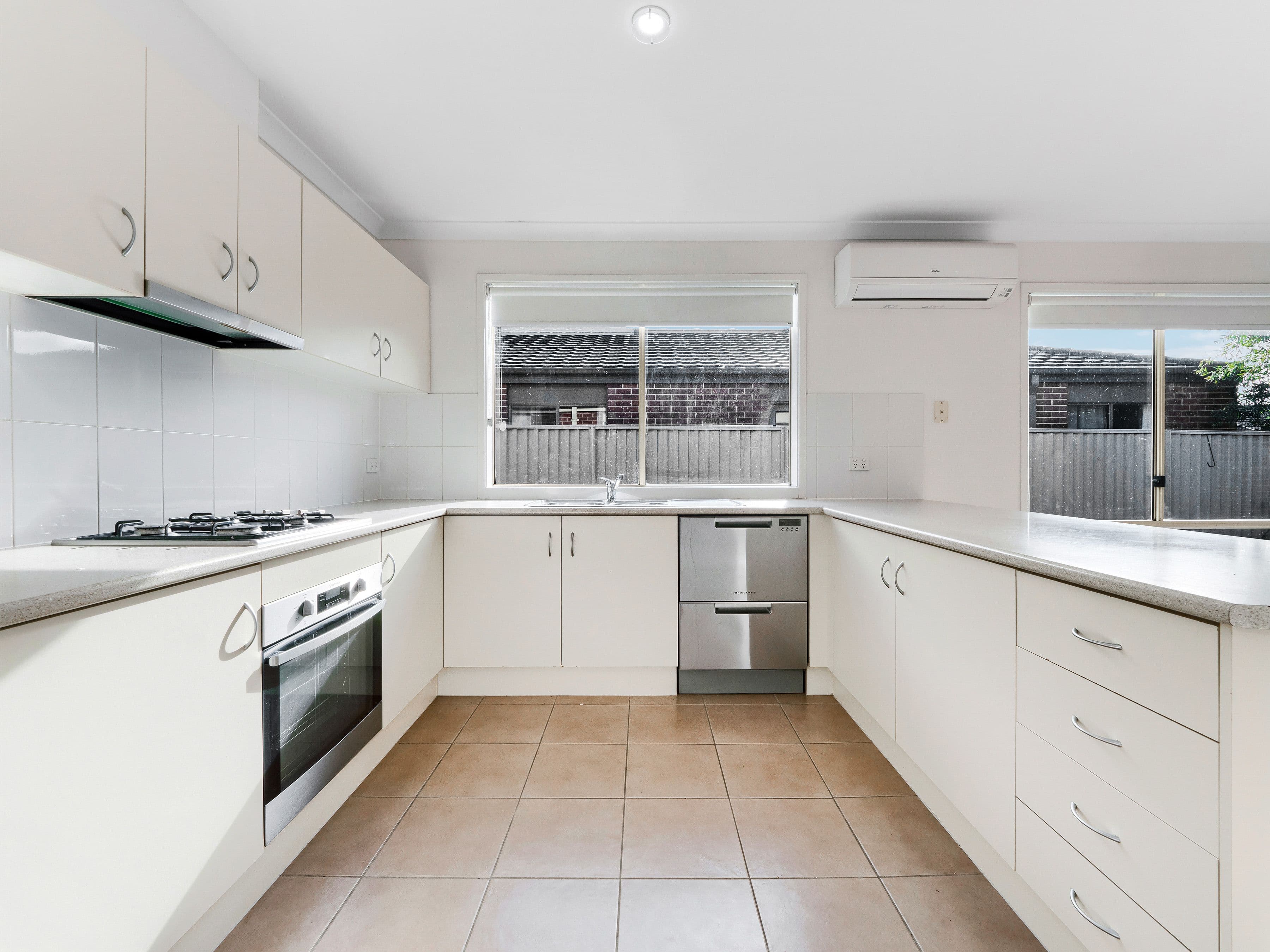 7 Avalon Crescent, Cranbourne East VIC 3977, Cranbourne East - Thumbnail 3