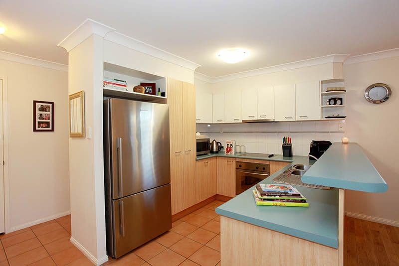 300 Cliveden Avenue, CORINDA QLD 4075, Corinda - Thumbnail 2