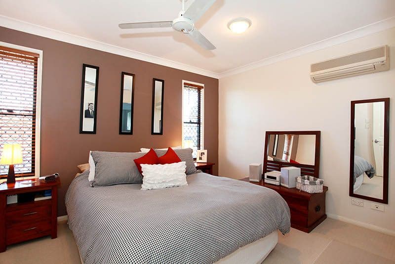 300 Cliveden Avenue, CORINDA QLD 4075, Corinda - Thumbnail 4