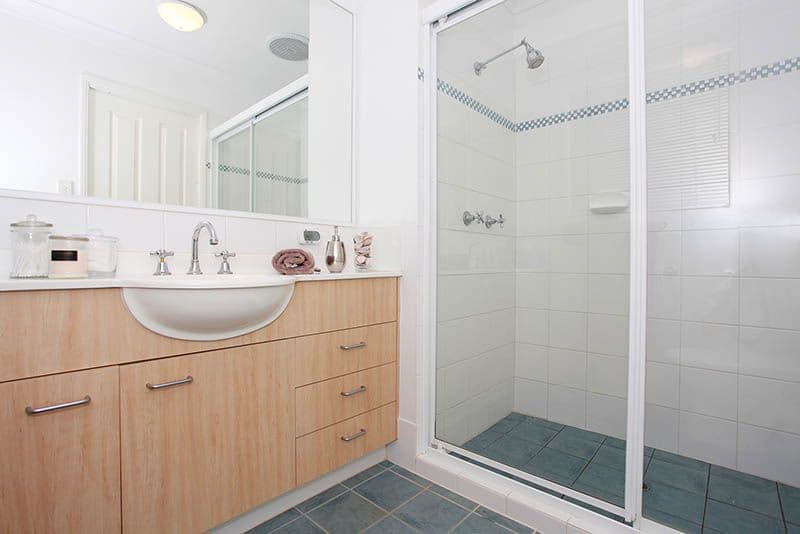 300 Cliveden Avenue, CORINDA QLD 4075, Corinda - Thumbnail 5