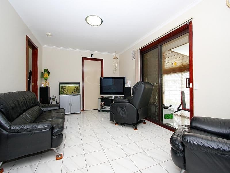 1 Emmerson Court, MILL PARK VIC 3082, Mill Park - Thumbnail 5