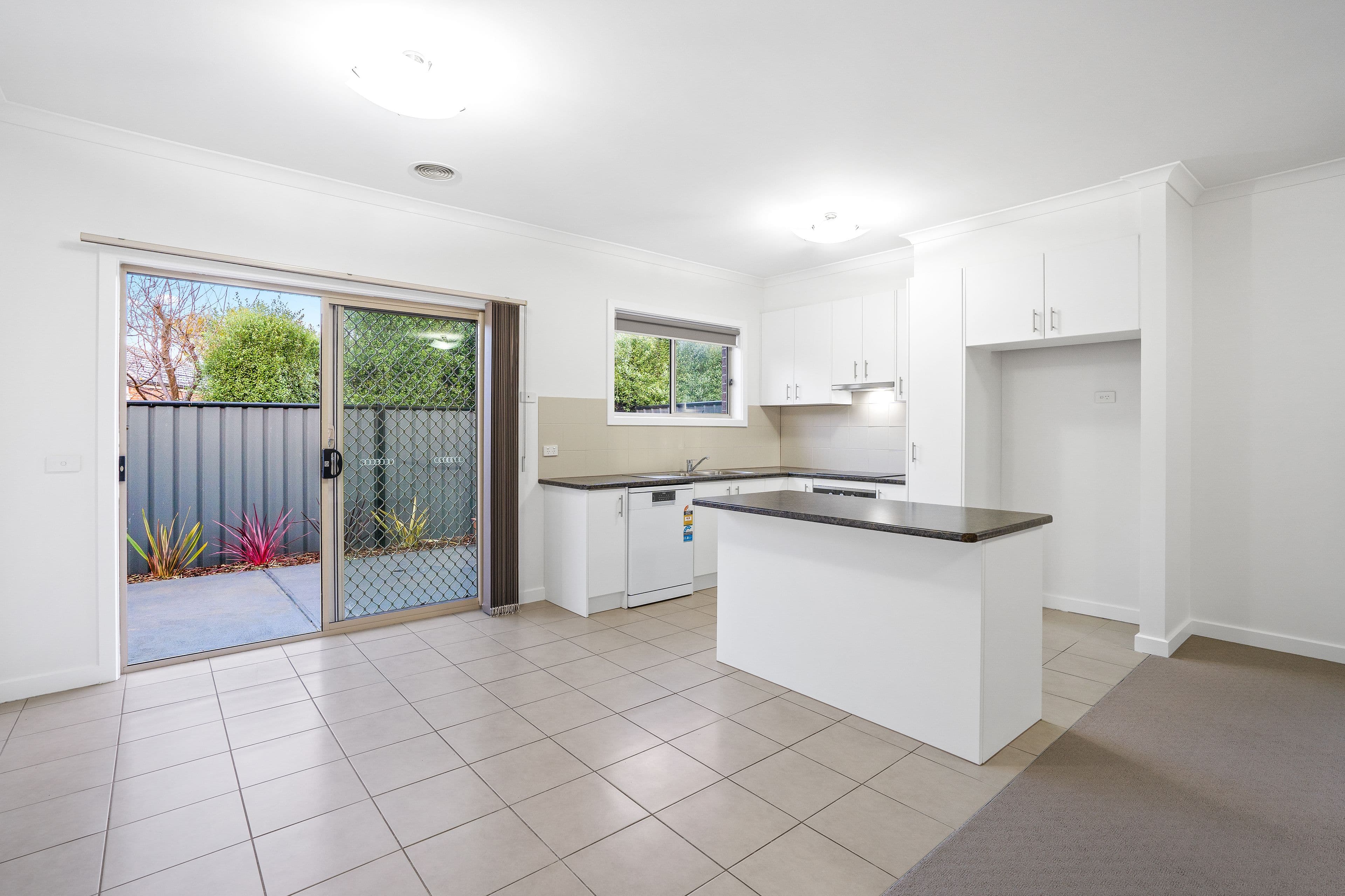 6 Dorset Walk, Mernda VIC 3754, Mernda - Thumbnail 4