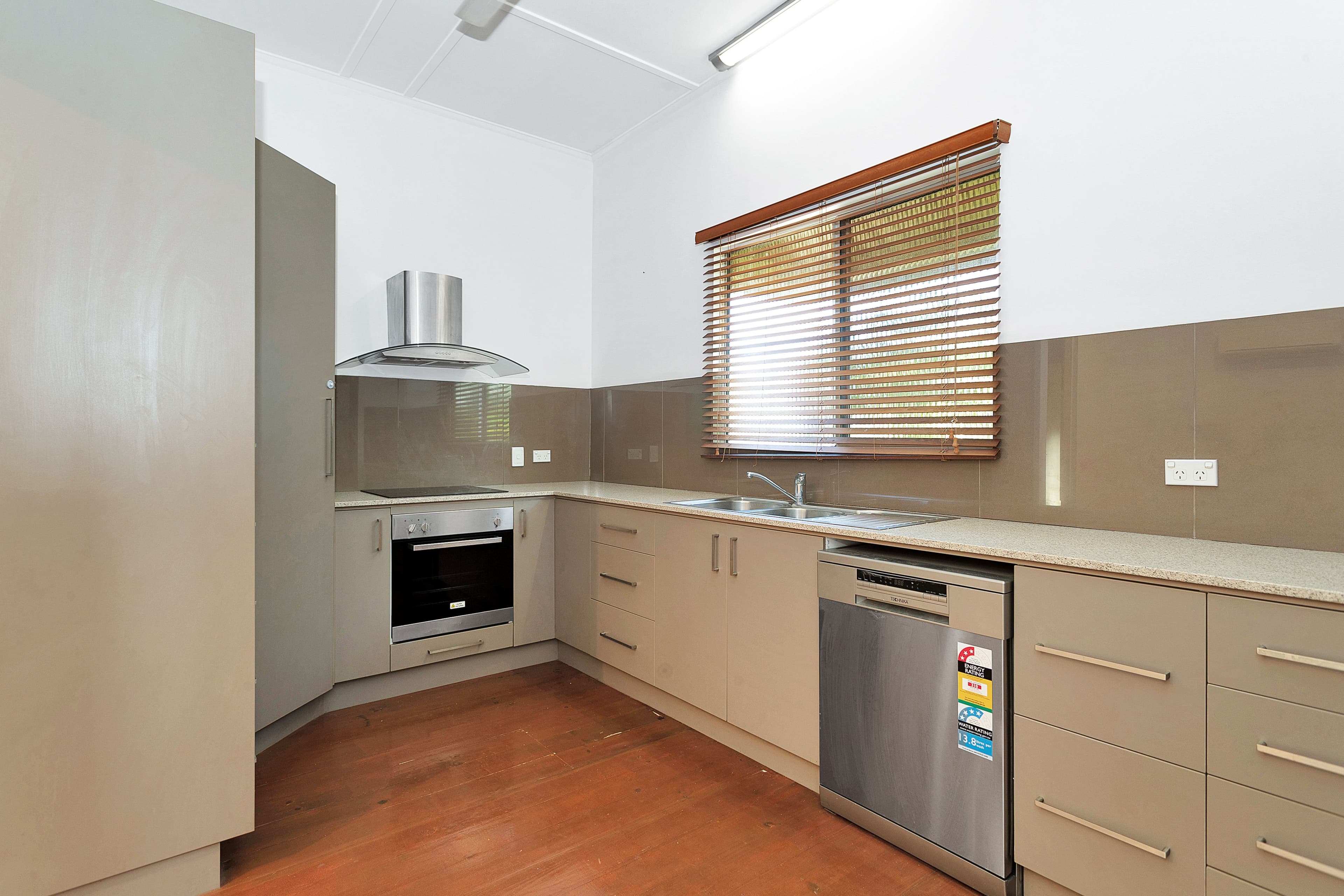 42 Milne Lane, West Mackay QLD 4740, West Mackay - Thumbnail 6