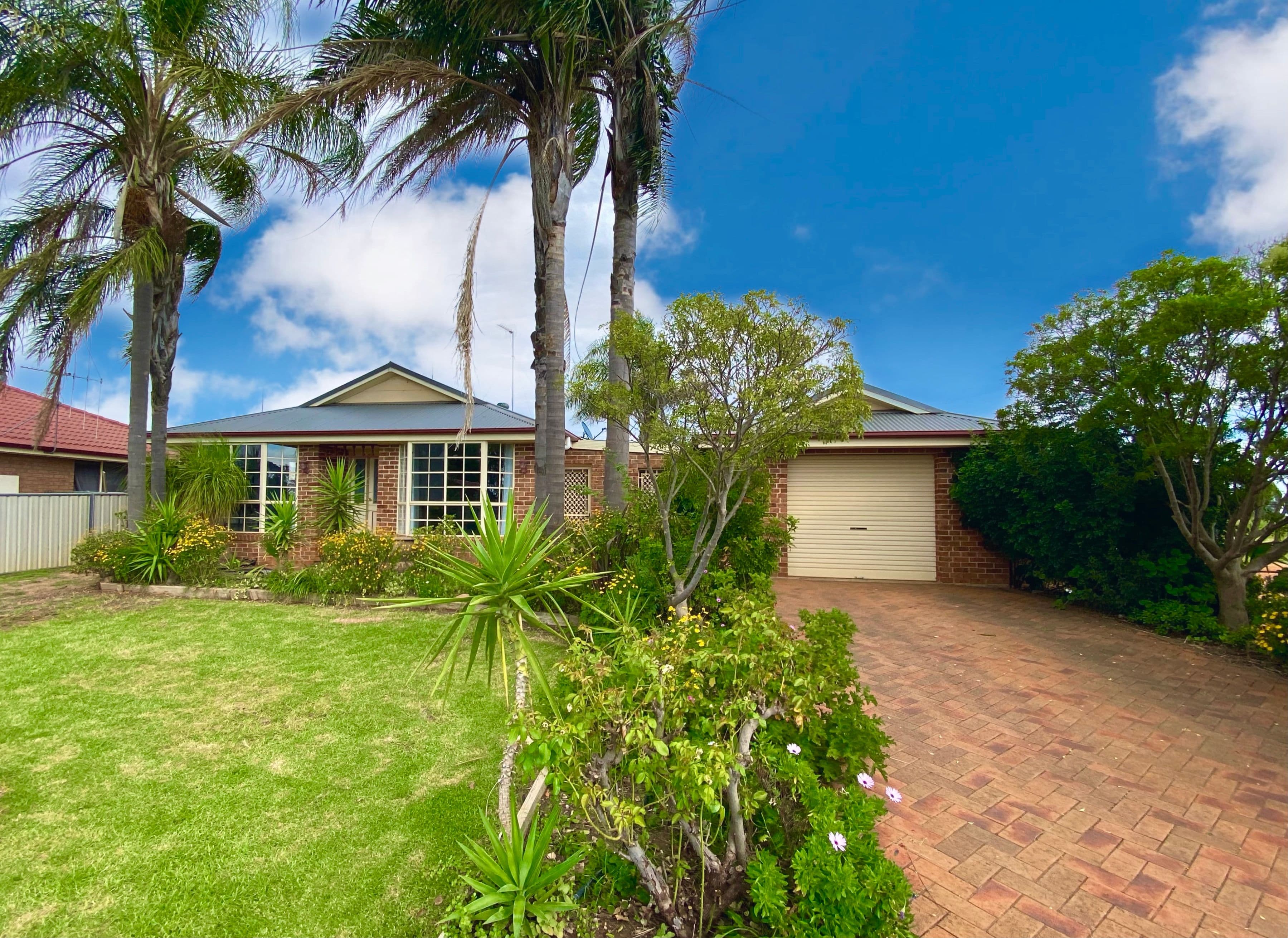 9 Mimosa Road, Parkes NSW 2870, Parkes - Thumbnail 2
