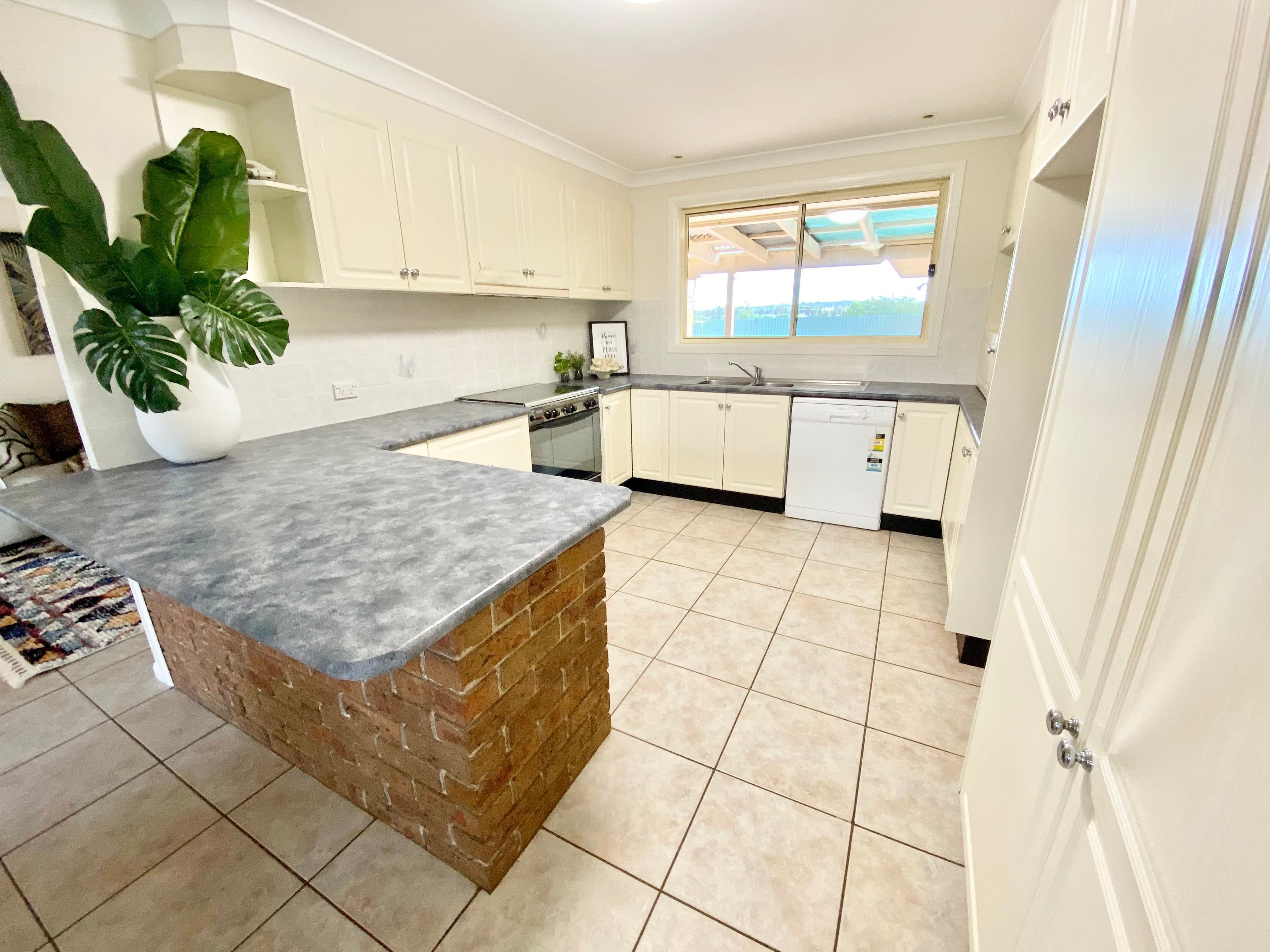 9 Mimosa Road, Parkes NSW 2870, Parkes - Thumbnail 3